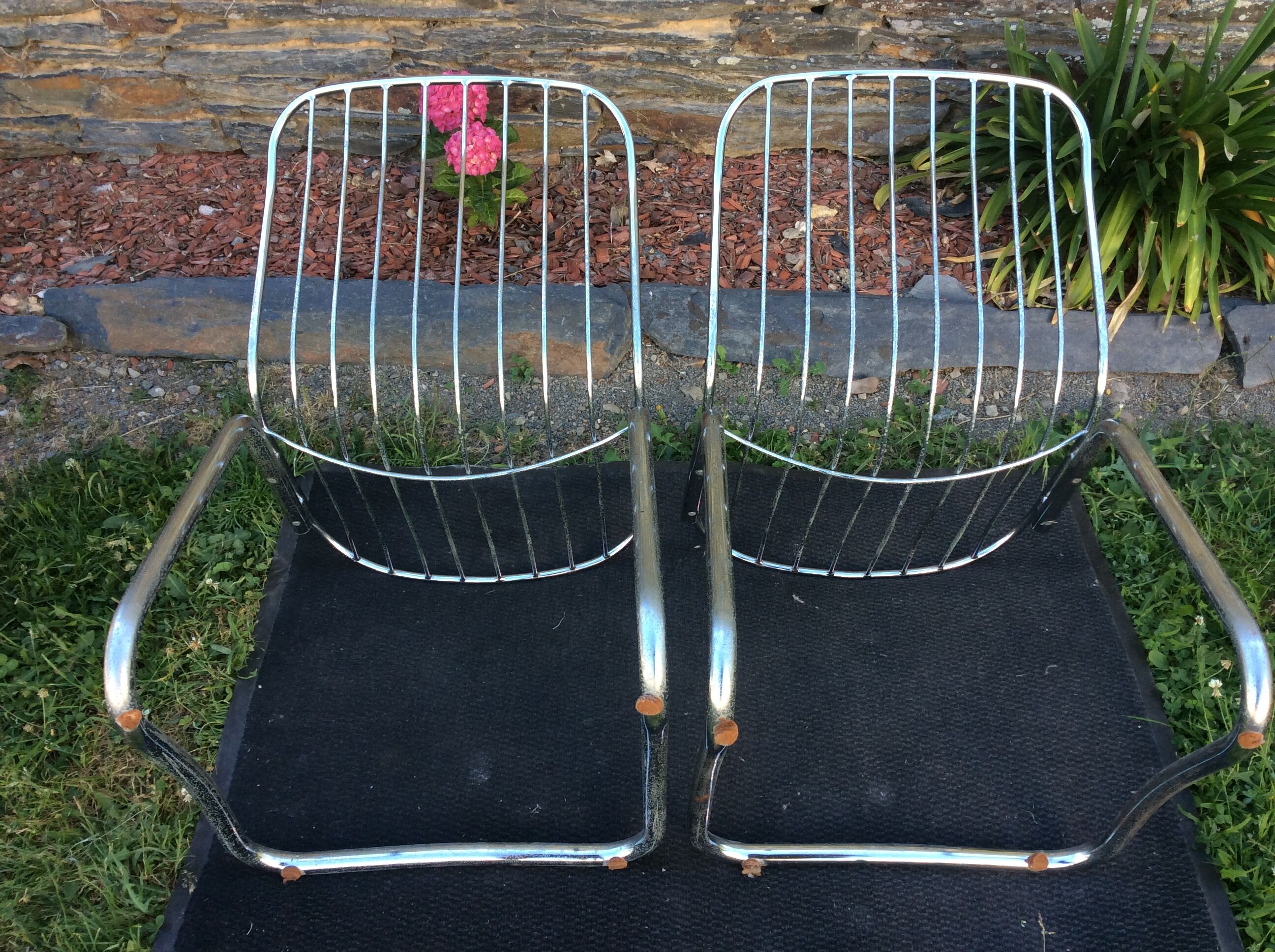 Pair of vintage armchairs in chrome tubular steel