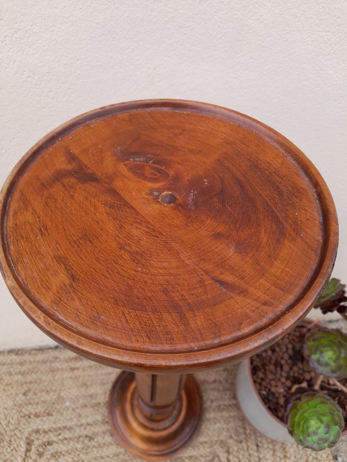 High fifth wheel / column in solid cherry, rustic chic