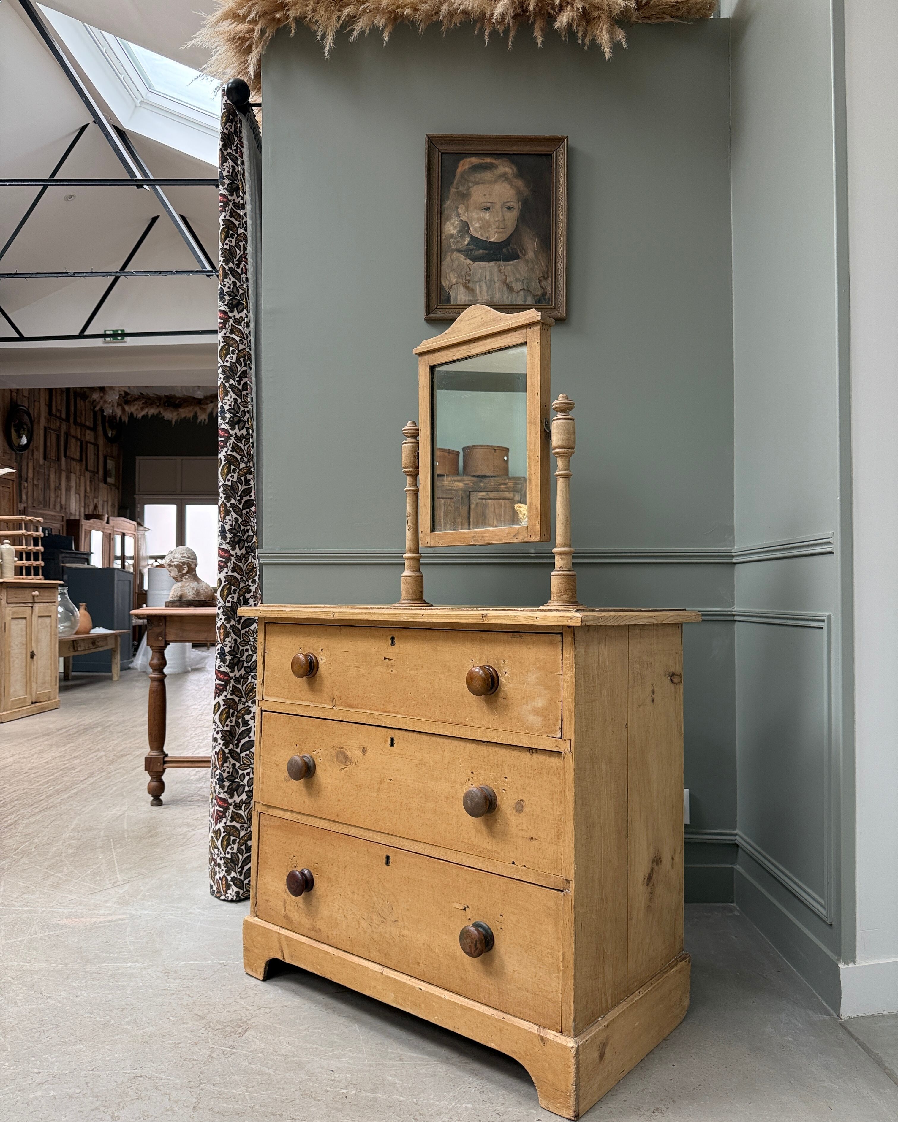 English dressing table