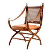 Fauteuil en noyer au design bambou