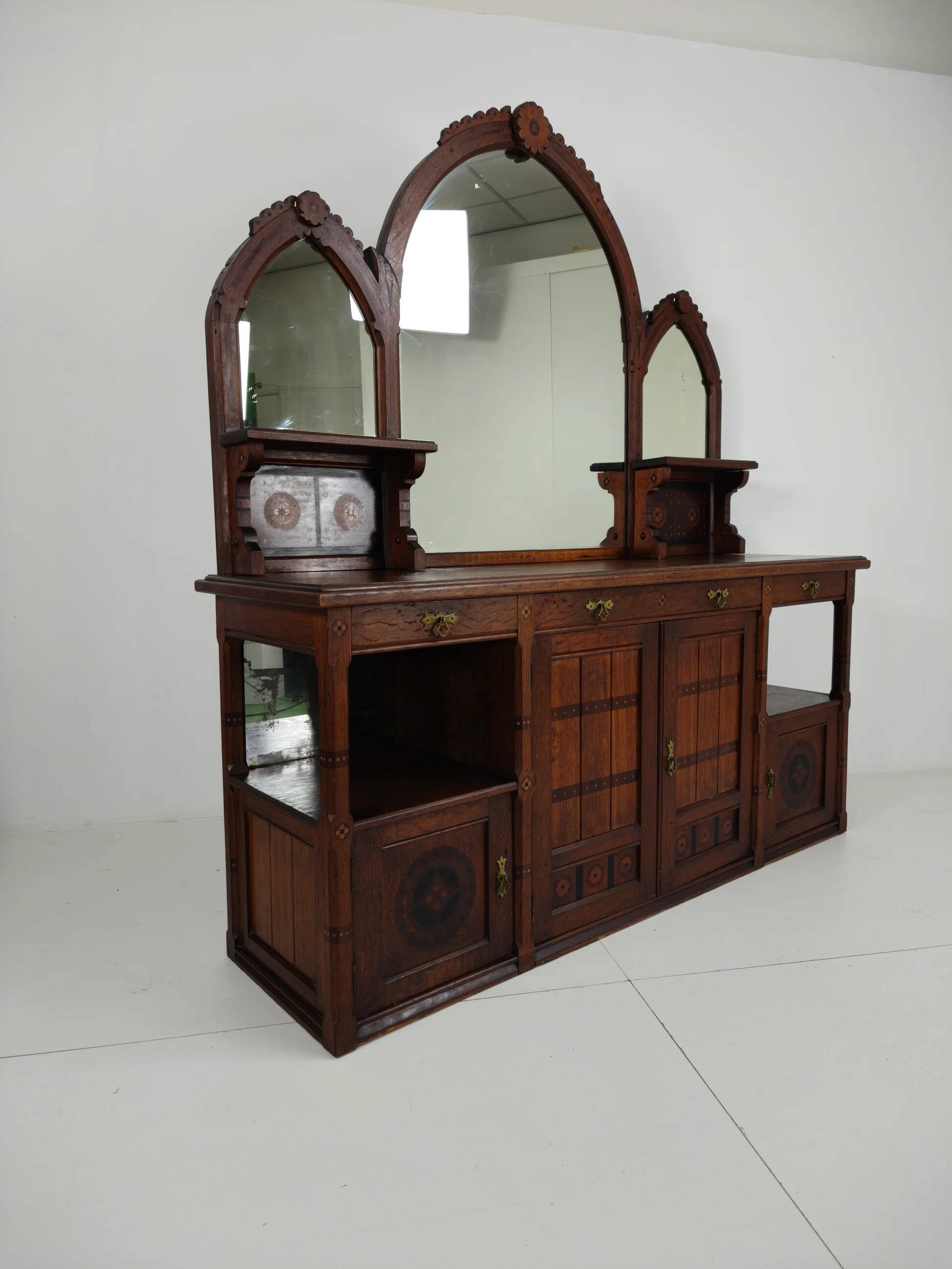 Buffet Arts & Crafts anglais en chêne du XIXe siècle par Pratt & Prince