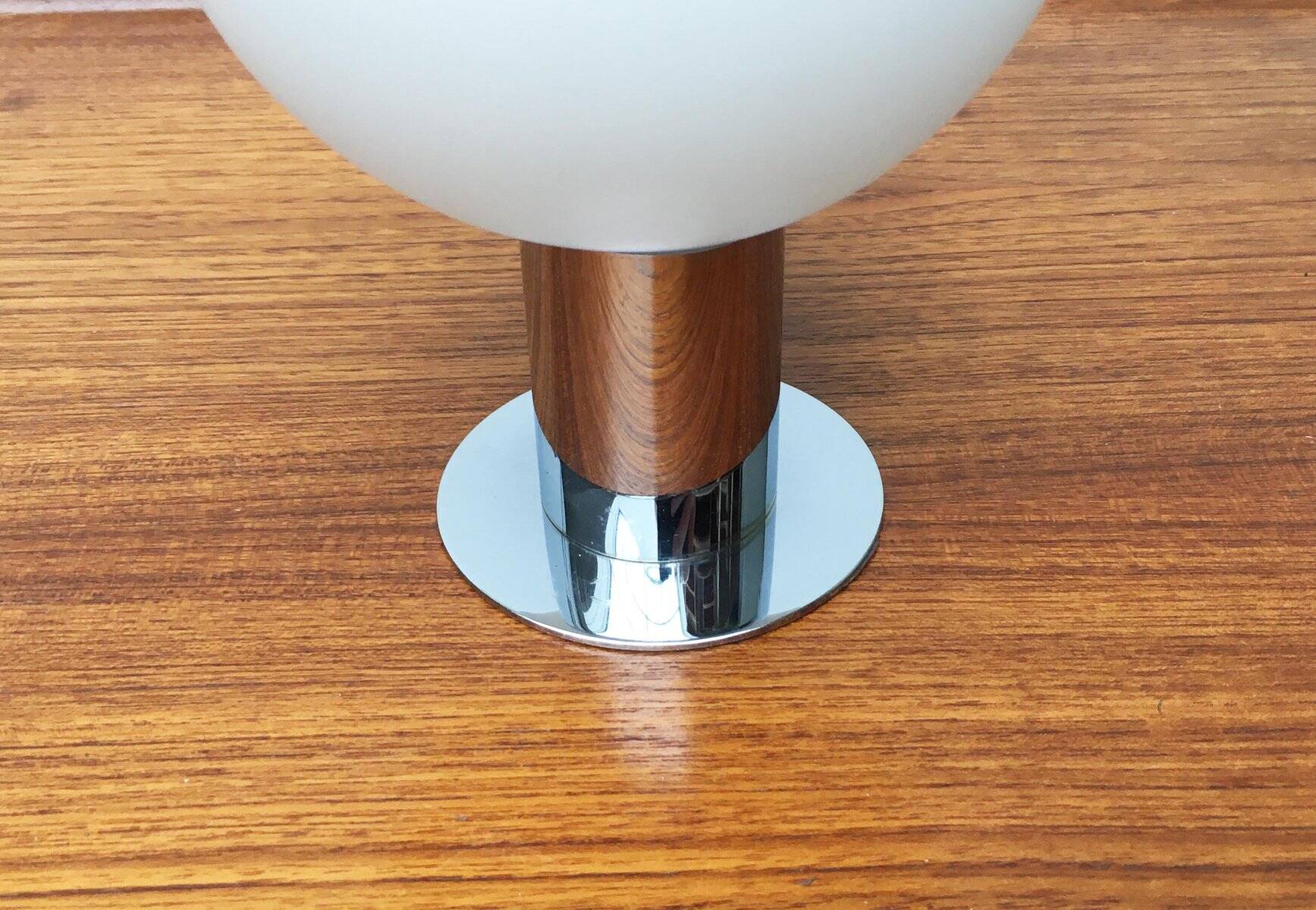 Lampe de table en chrome et verre de l'ère spatiale du milieu du siècle