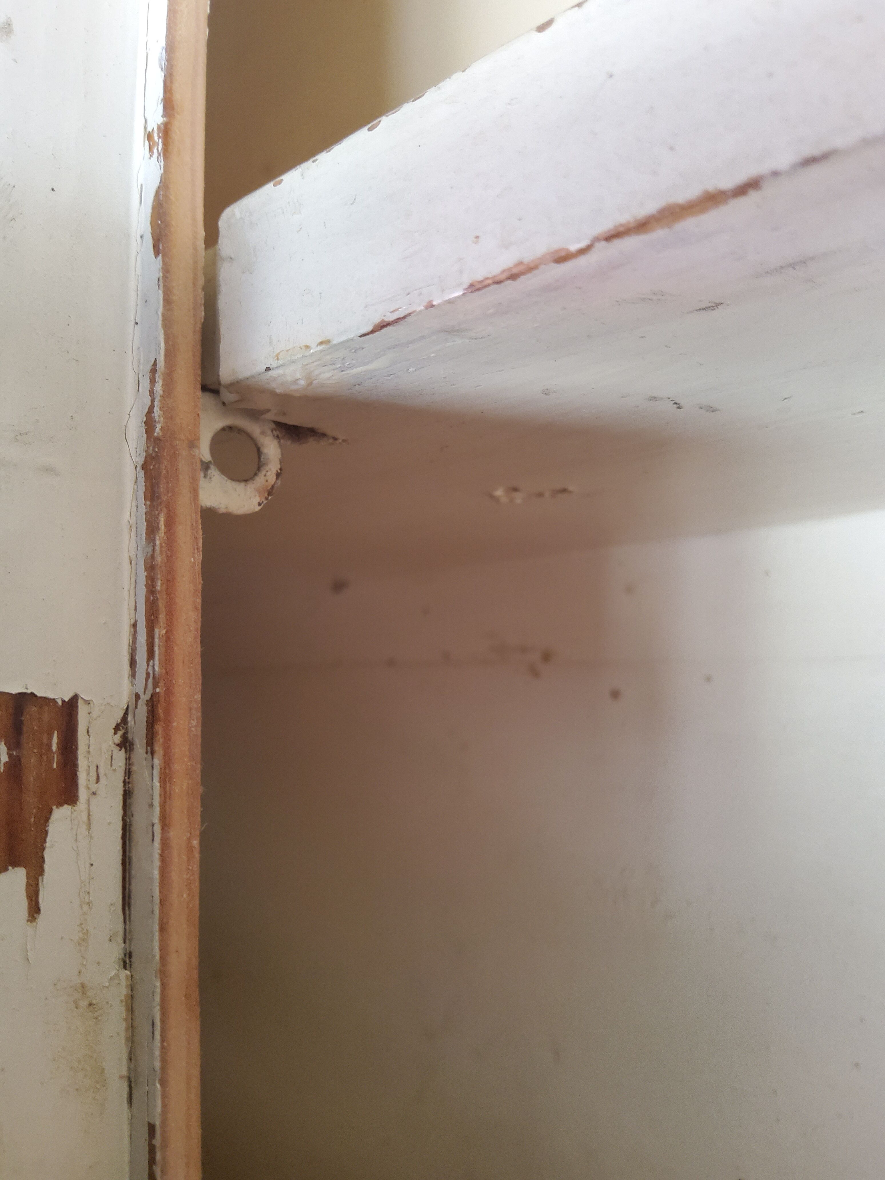 Pharmacy cabinet