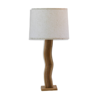 Lampe moderne en rotin ondulé