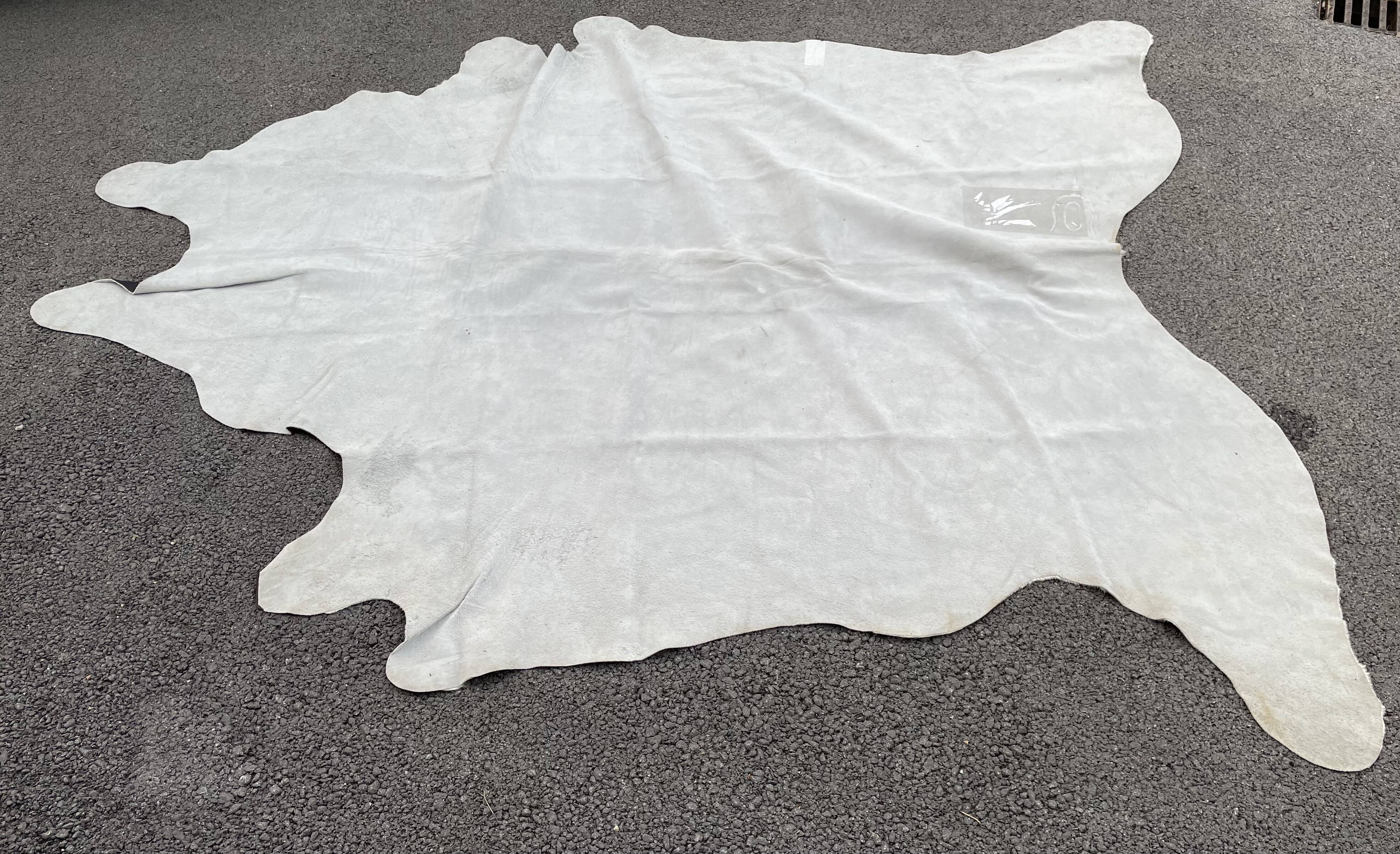 Cowhide mat 210x250cm