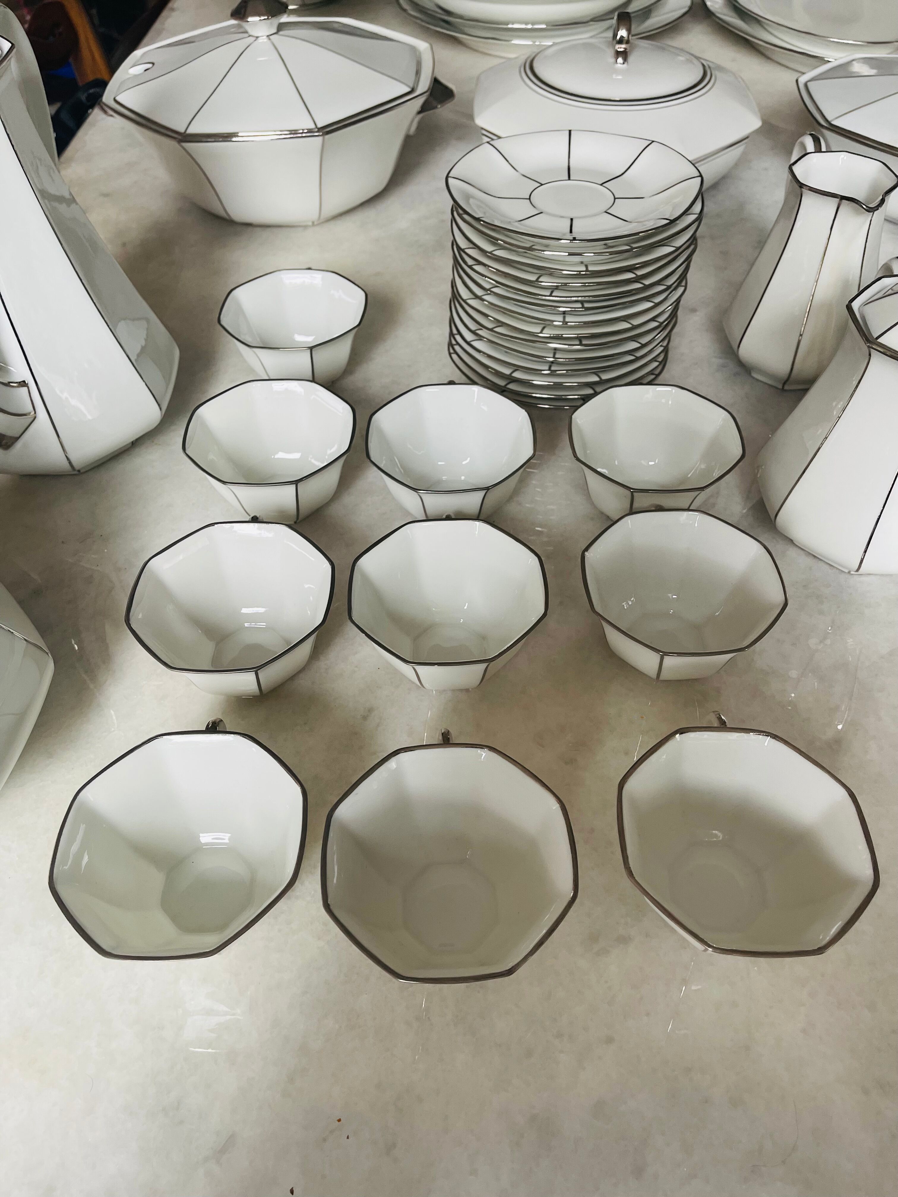 Bernardaud rare table service with platinum pattern art deco