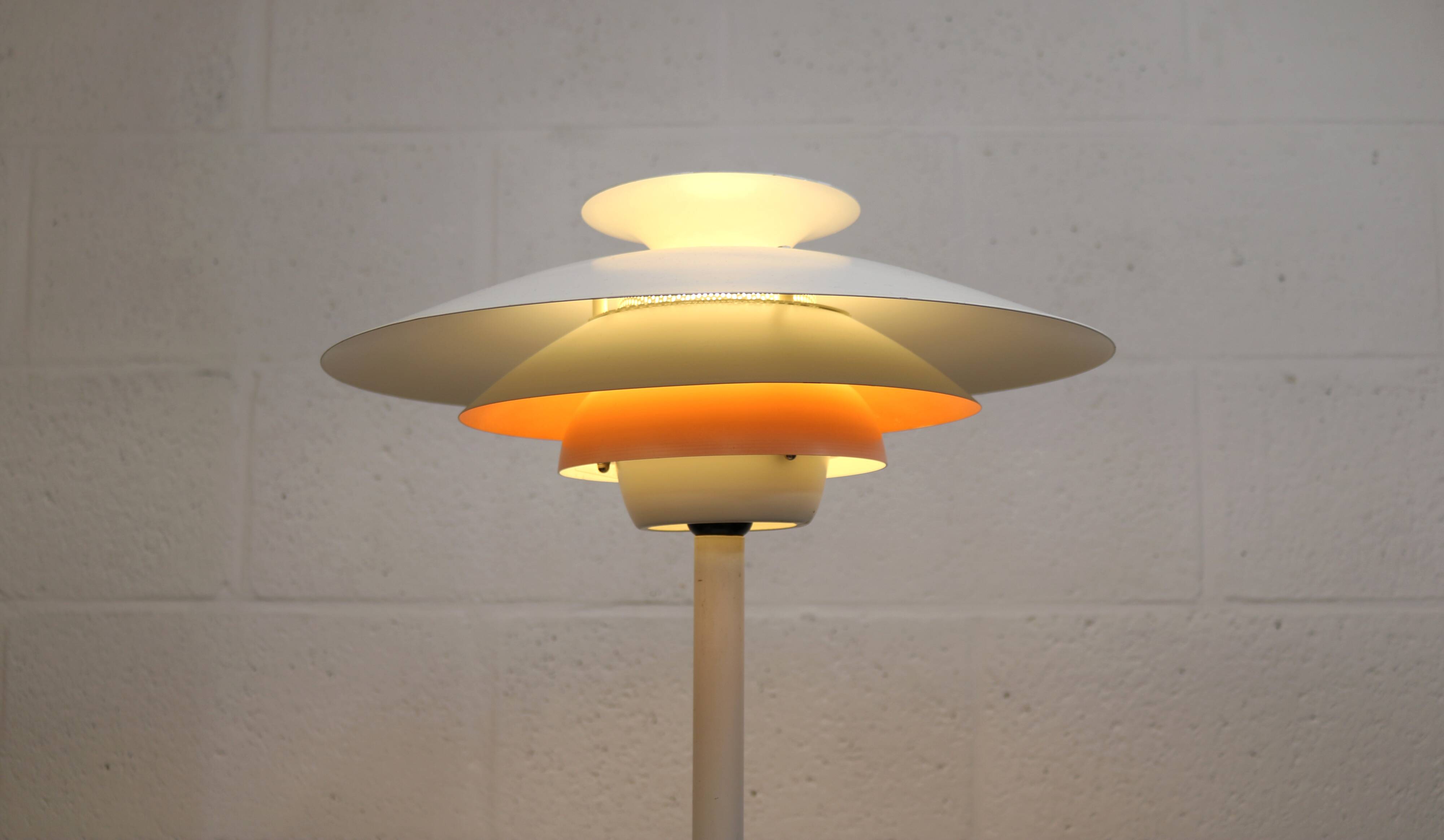 White vintage Danish desk lamp by Jeka Metaltryk - Model Sofie - Denmark 70s