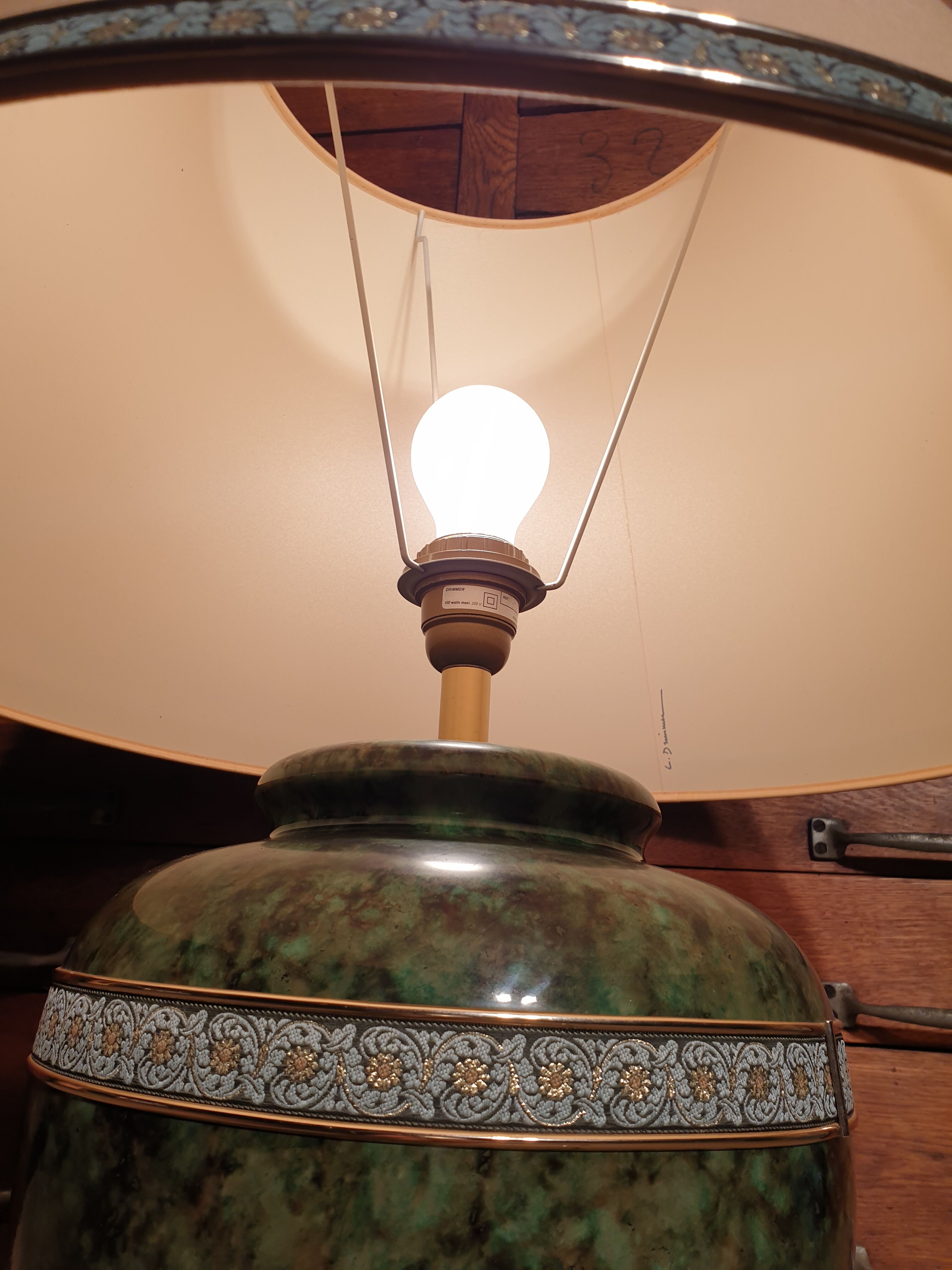 Green drimmer louis lamp