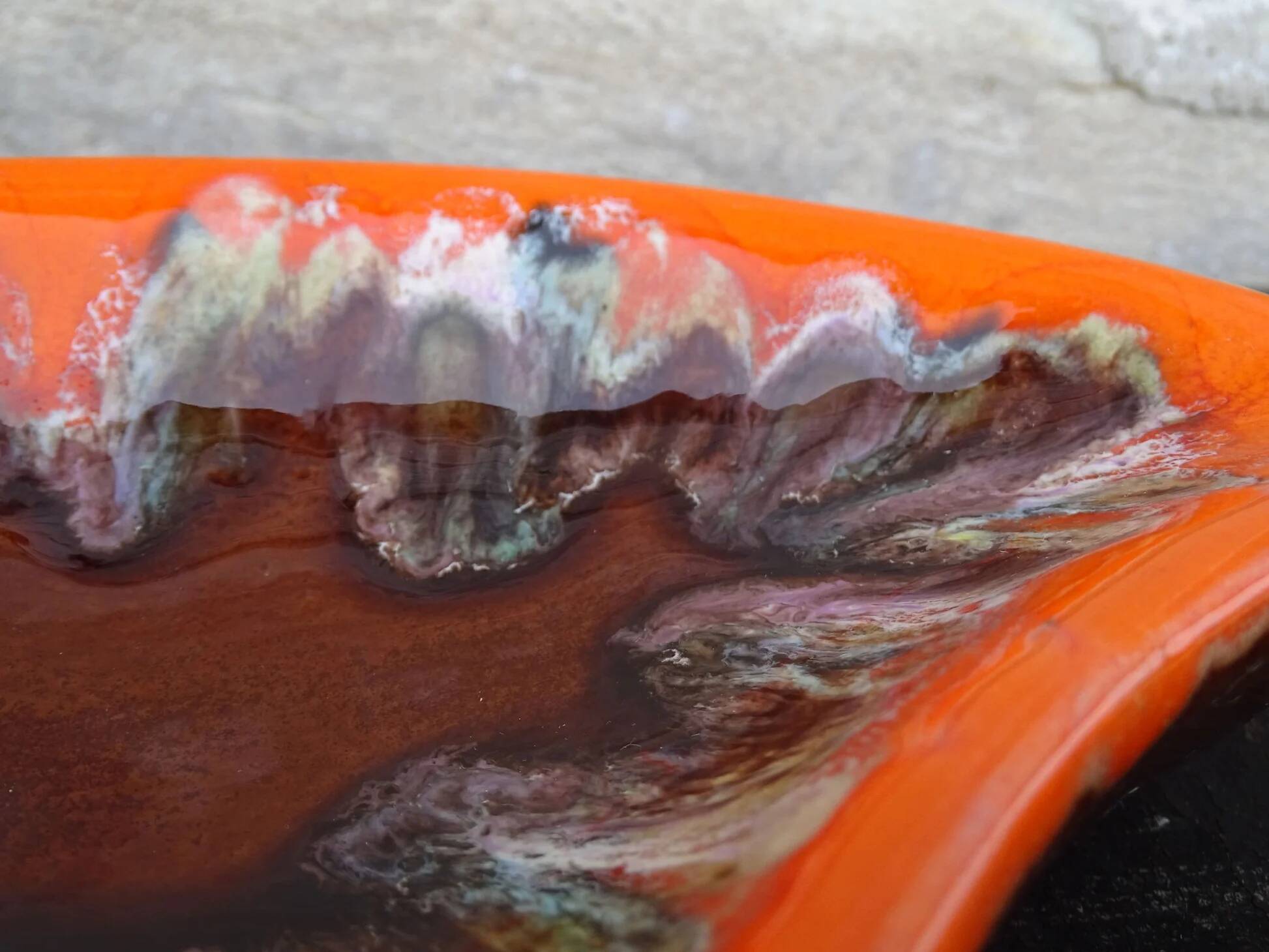 Paire de plats vintage français en faïence de Vallauris à glaçure orange