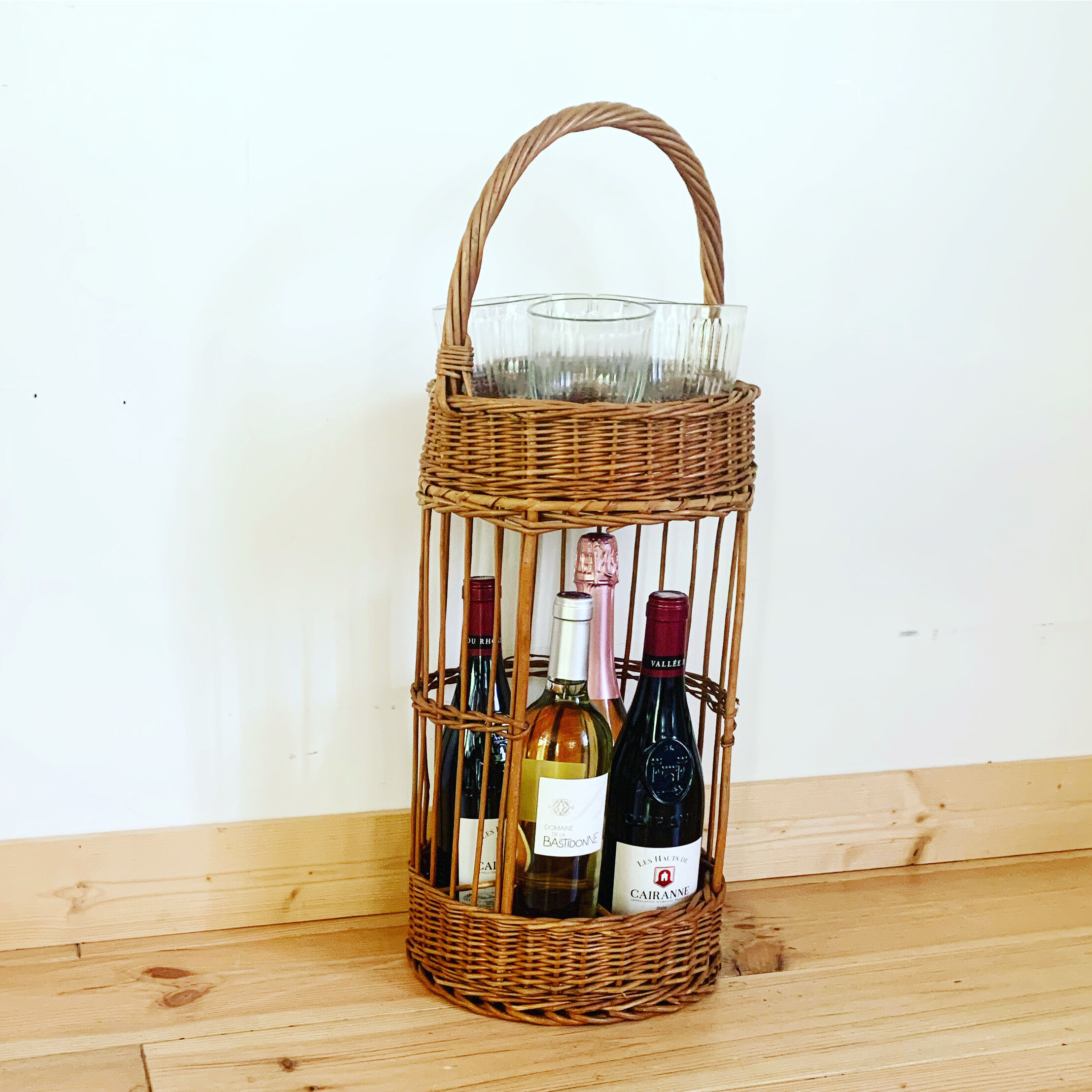 Porte-bouteilles bar vintage en osier
