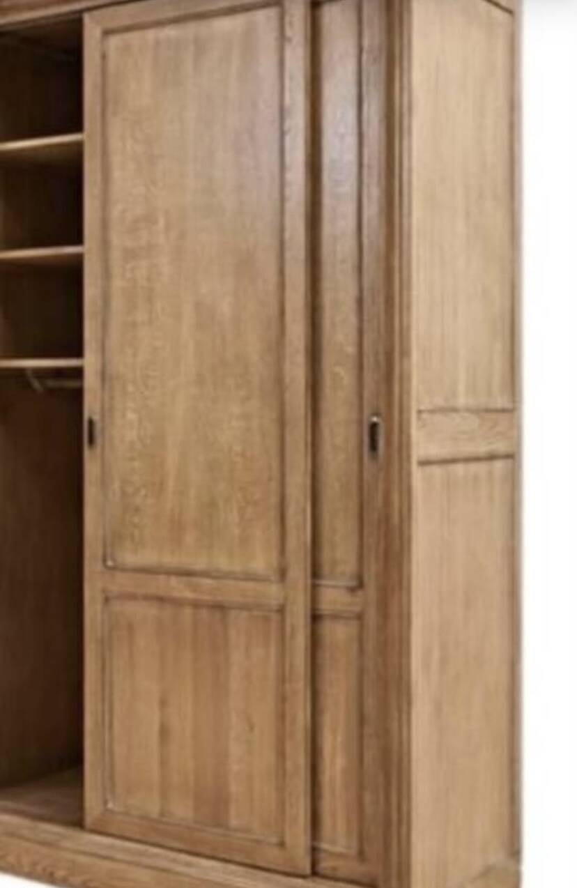 Dressing en bois massif sablé, grande armoire