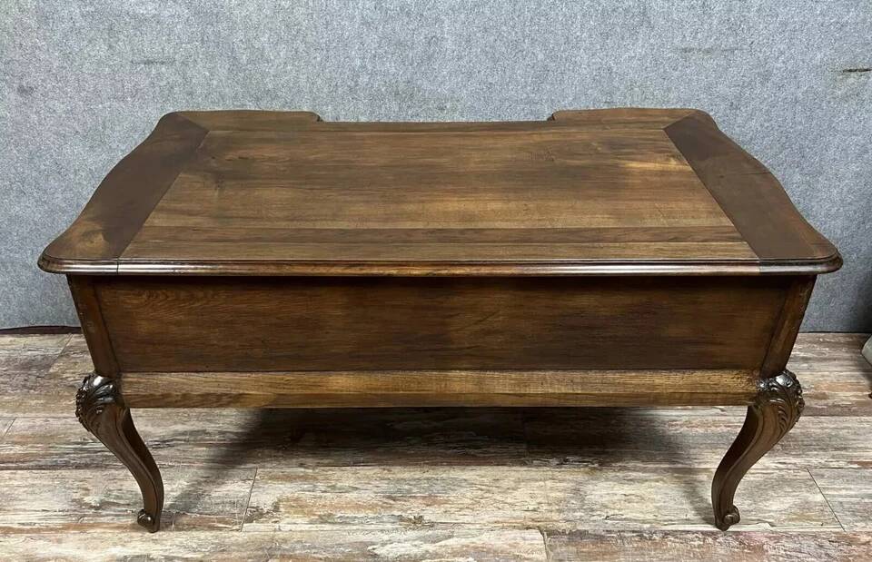 Curved Provençal Louis XV style desk in carved walnut circa 1880