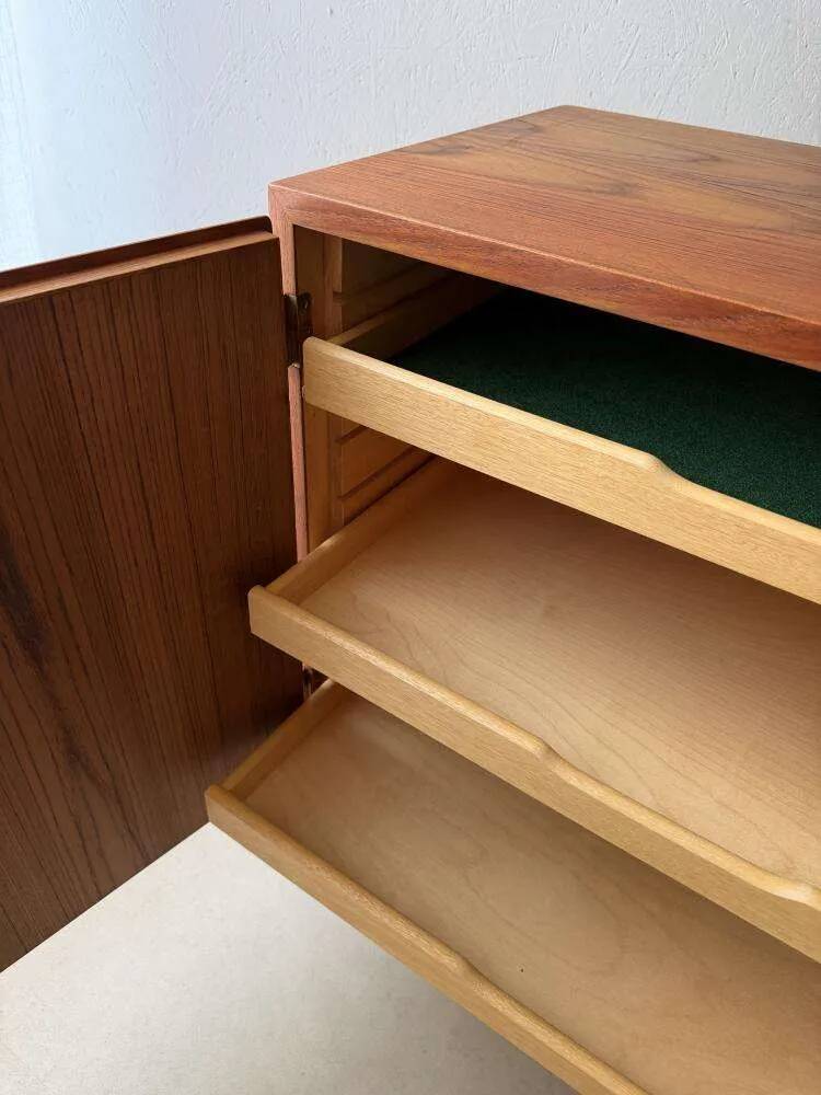 Vintage Hundevad sideboard teak wood 1960s Danish design