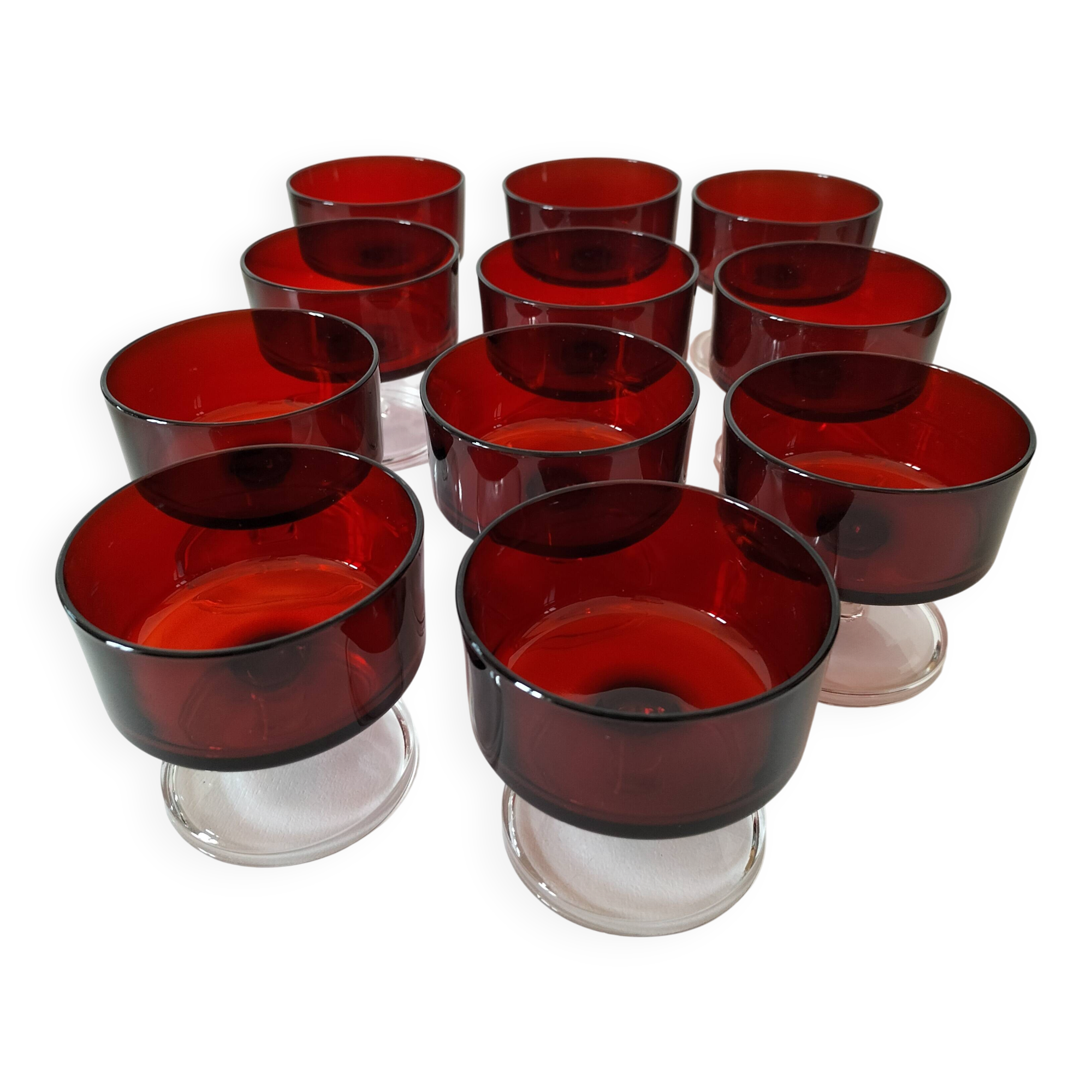Ensemble 11 verres teinte rubis années 70