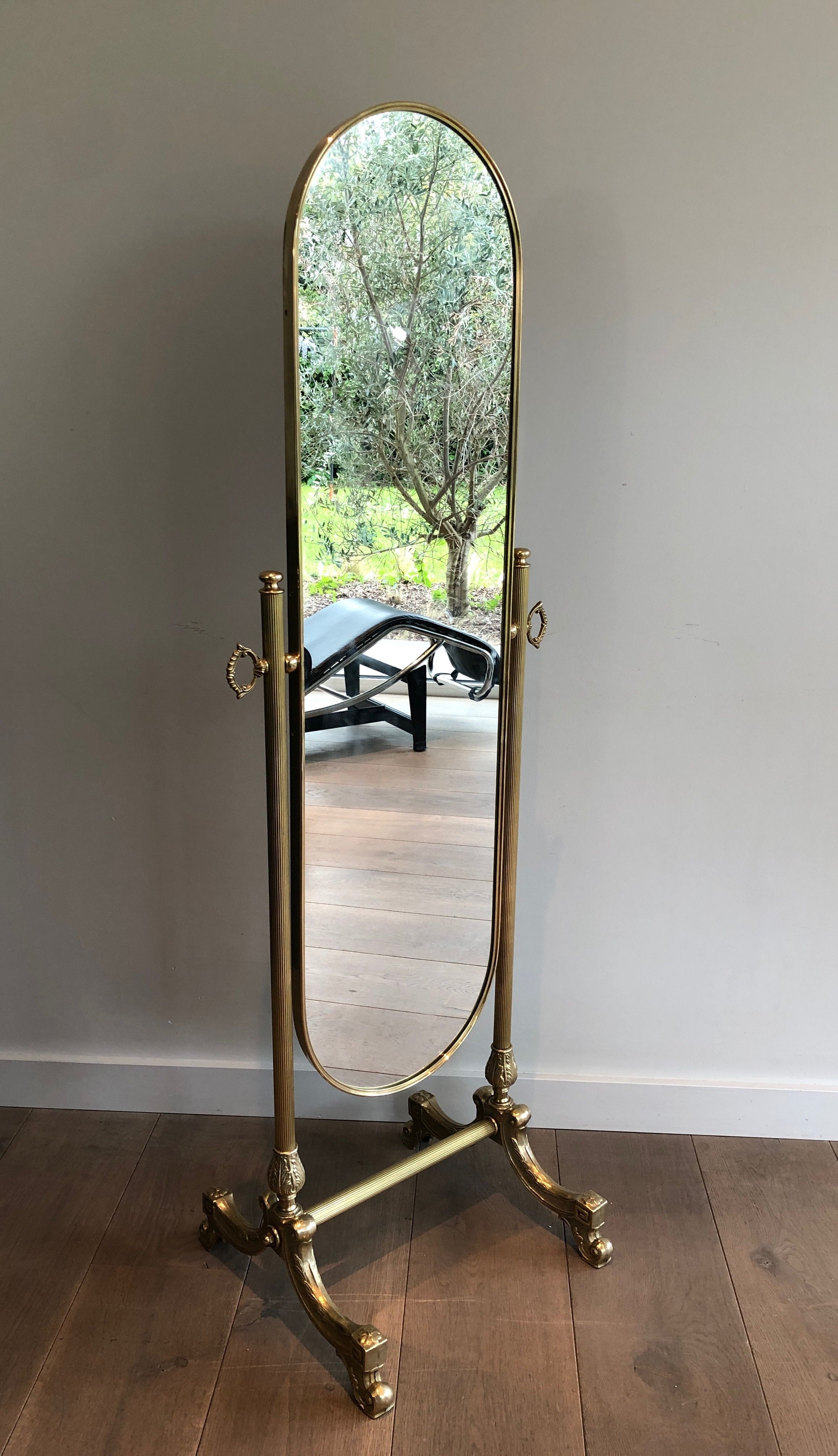 Miroir psyché en laiton de style néoclassique