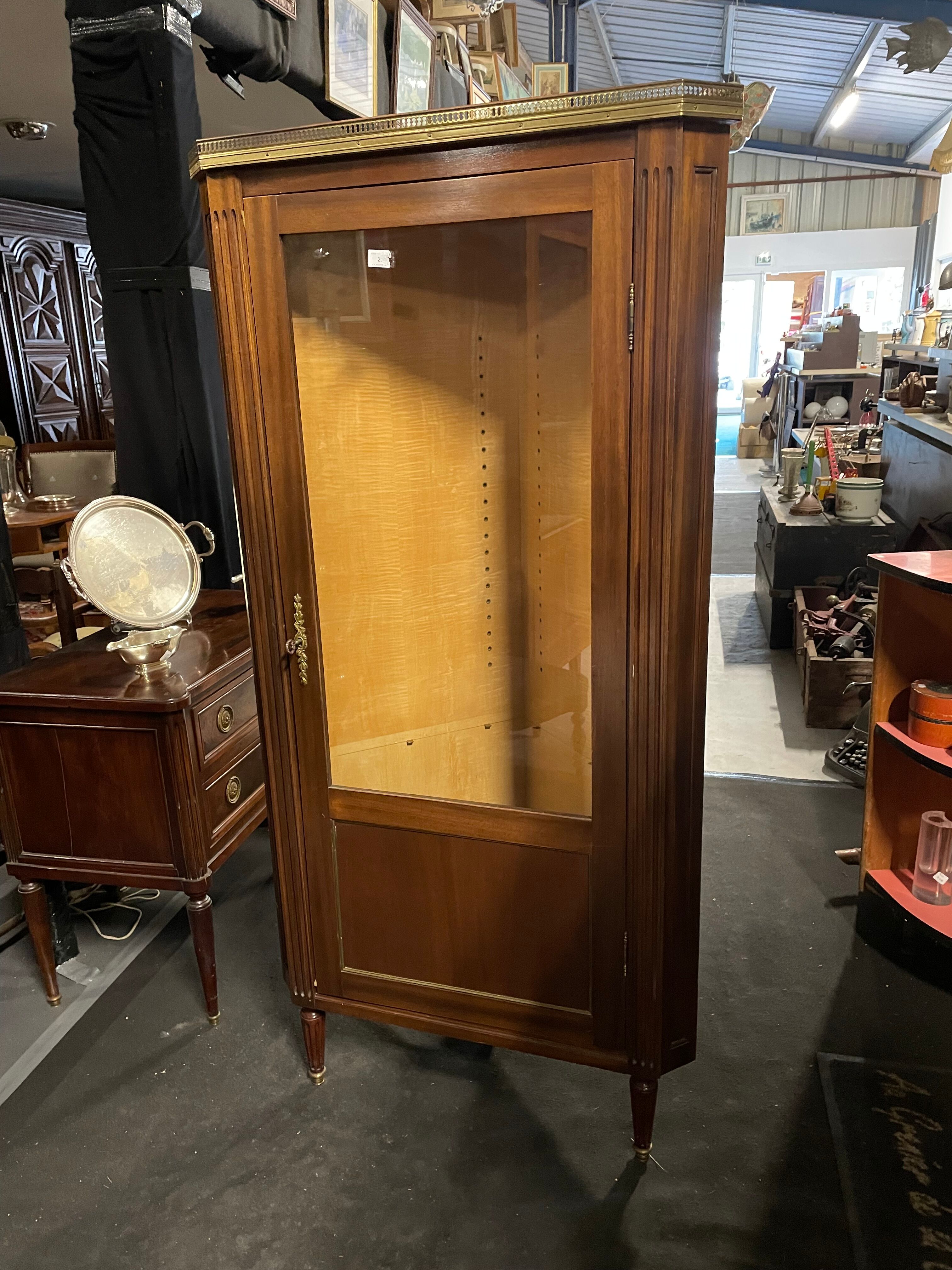 Vitrine encoignure Louis XVI