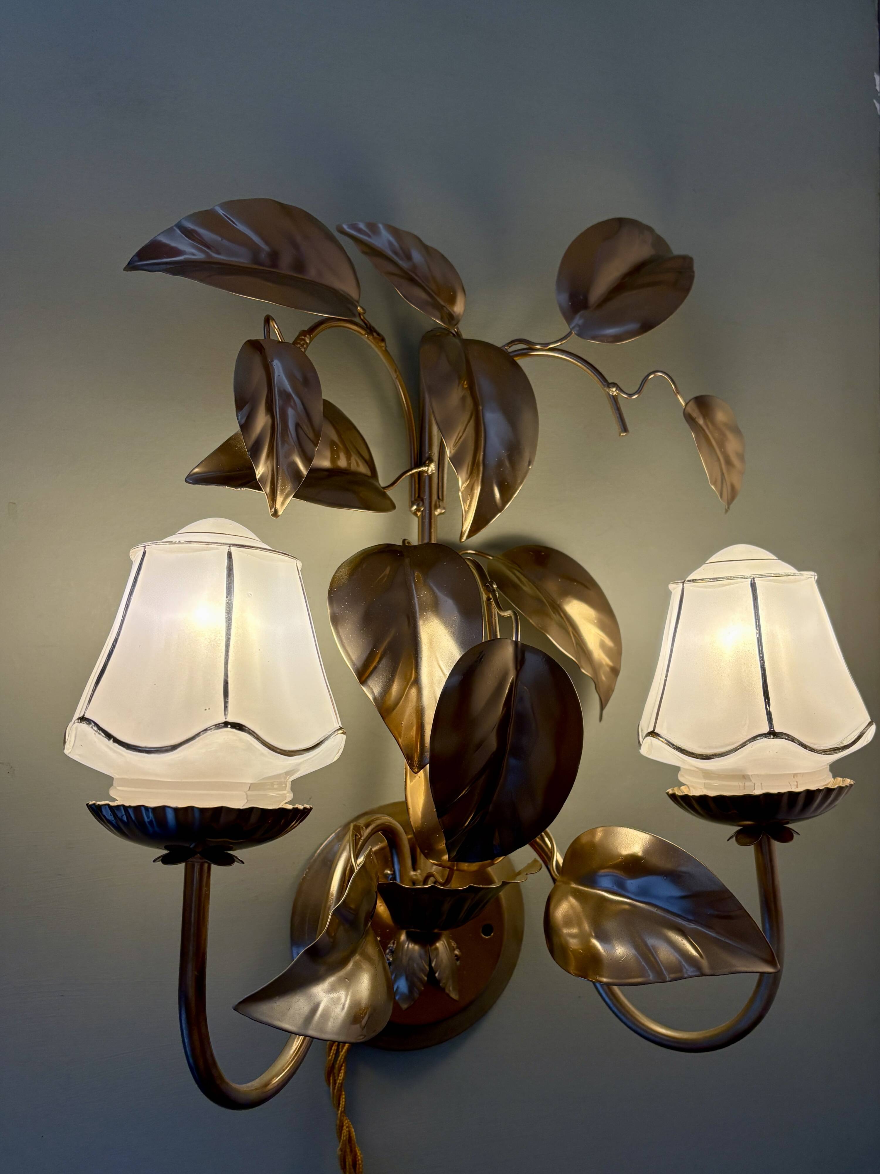Vintage two-light wall lamp in gold metal with vintage art deco globes