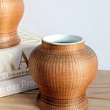 Pair of vintage Chinese vases in porcelain and woven bamboo.