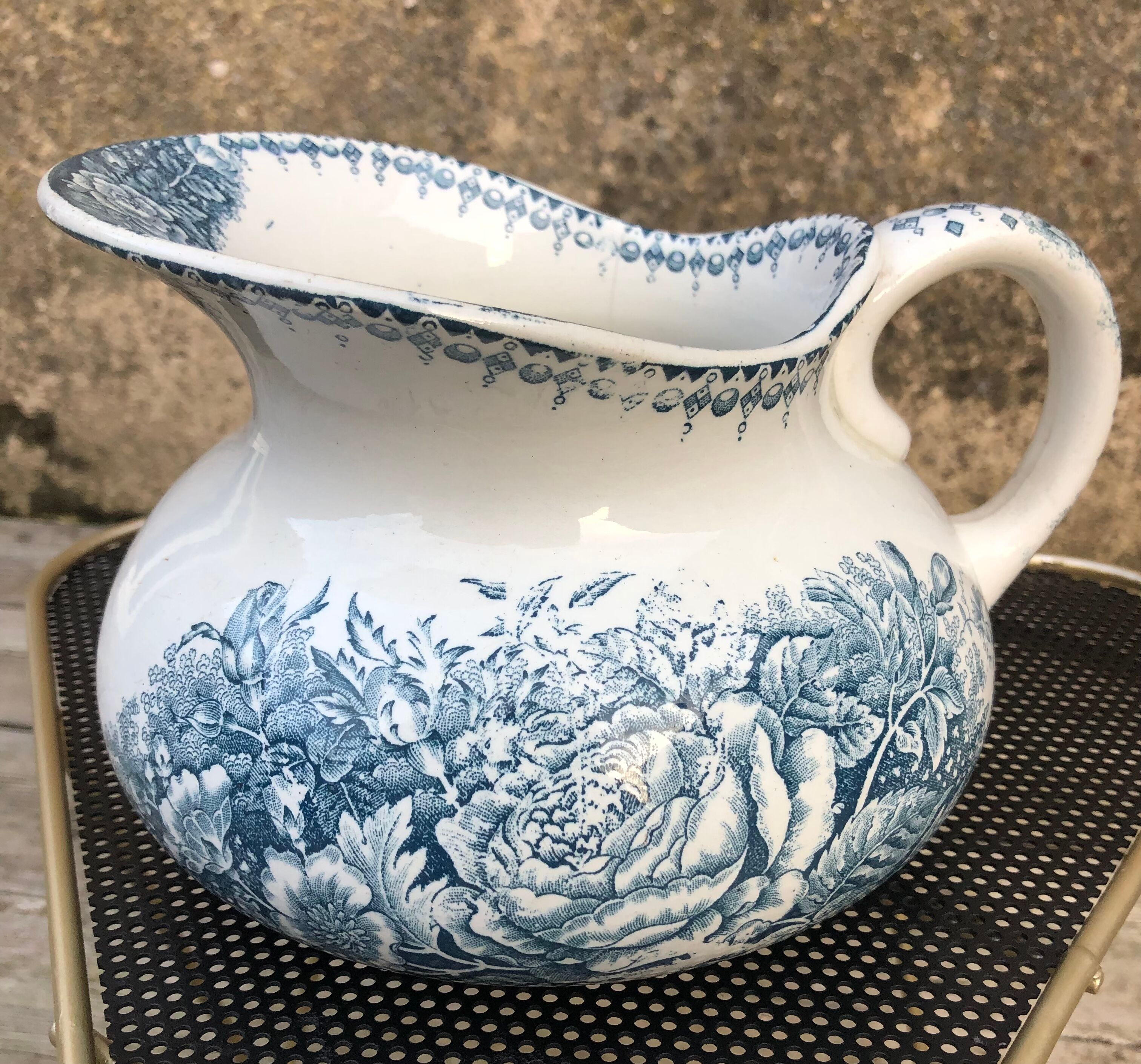 Bushy earthenware pitcher from Longwy model Jardinière