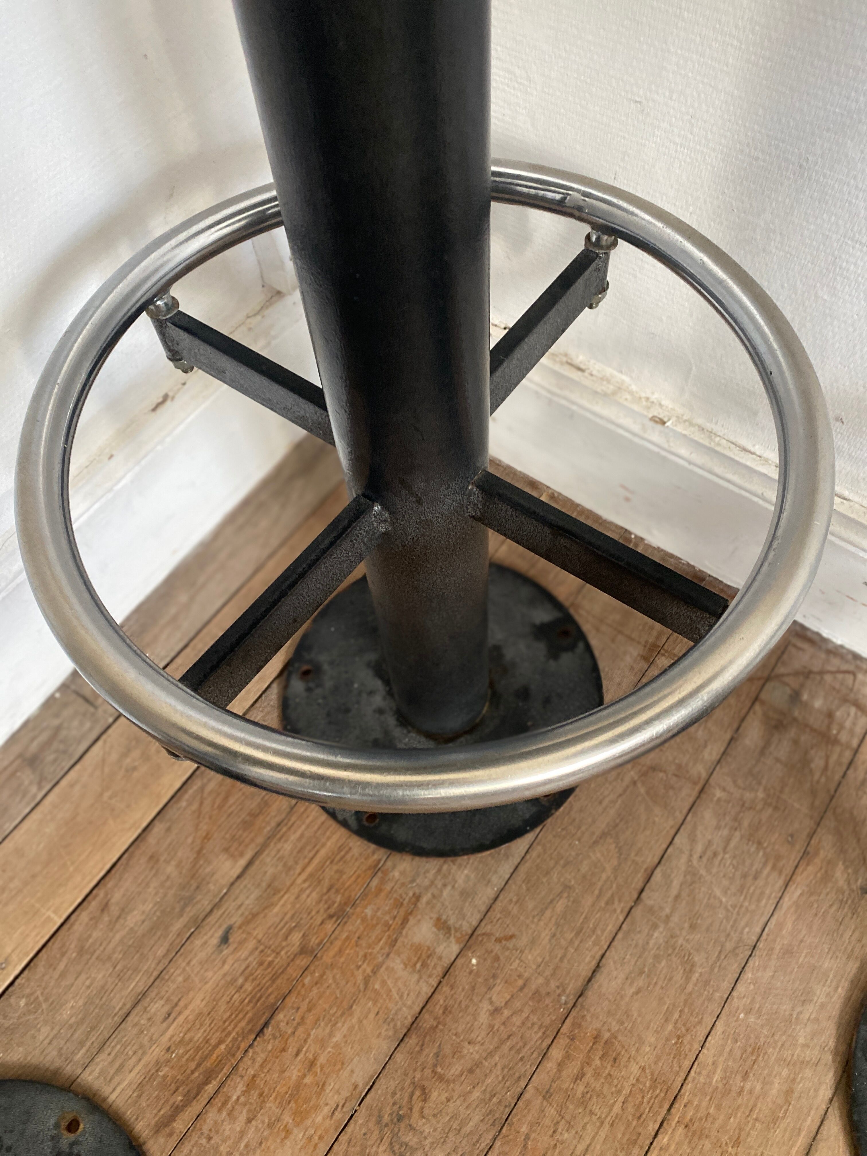 3 stools dinner dinners American dinner's