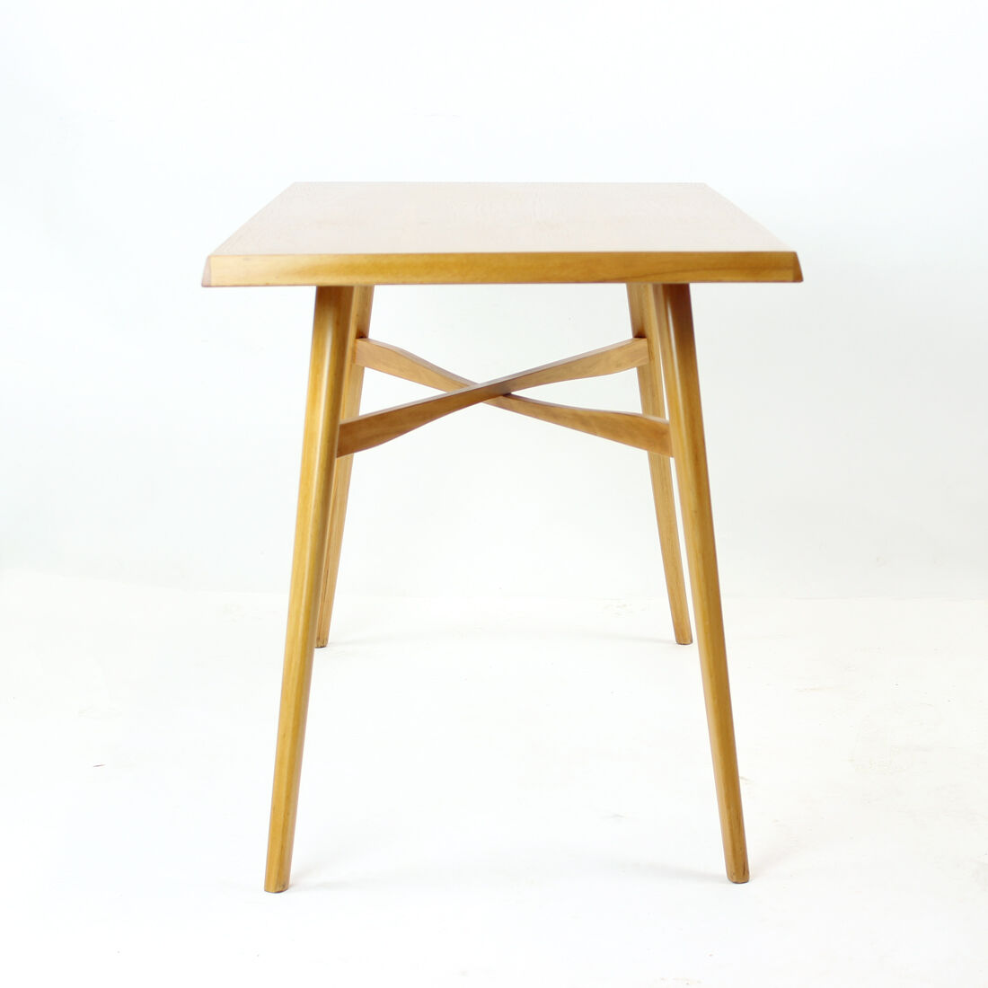 Table basse en chêne, Tchécoslovaquie Années 1960