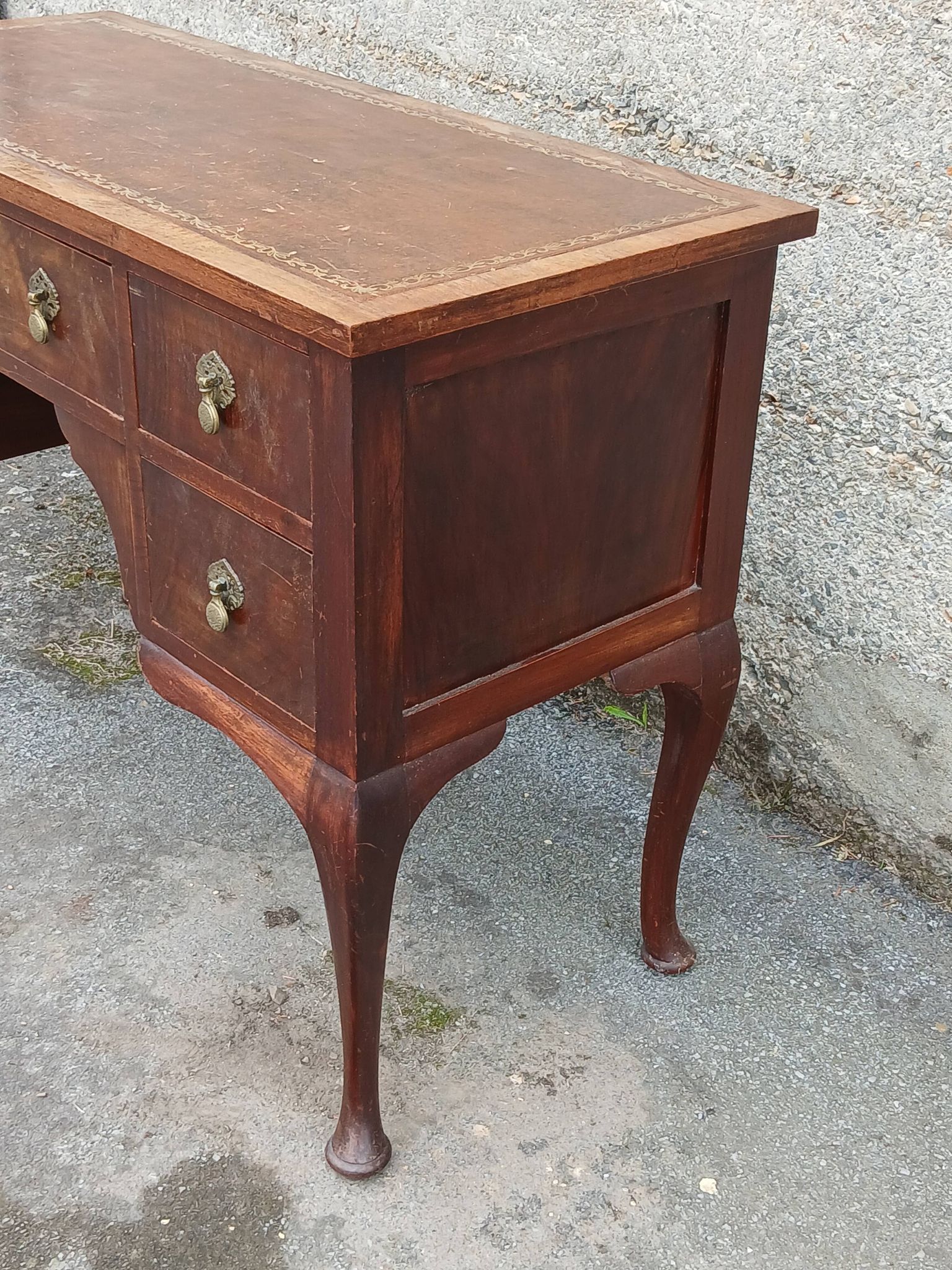Bureau de type Chippendale en placage d'acajou
