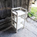 Ancien chevet étagère en rotin blanc