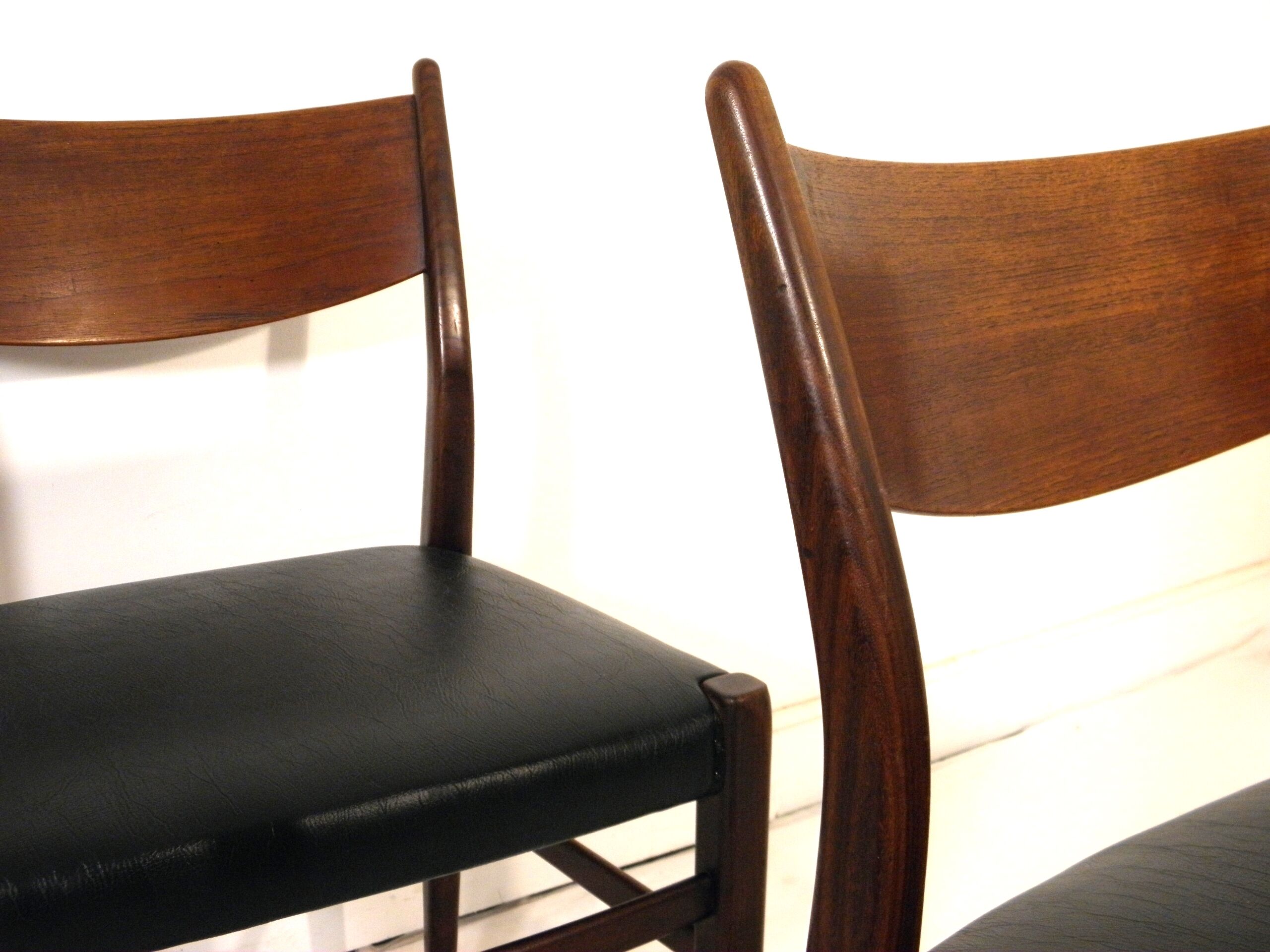 Lot of three Scandinavian teak chairs