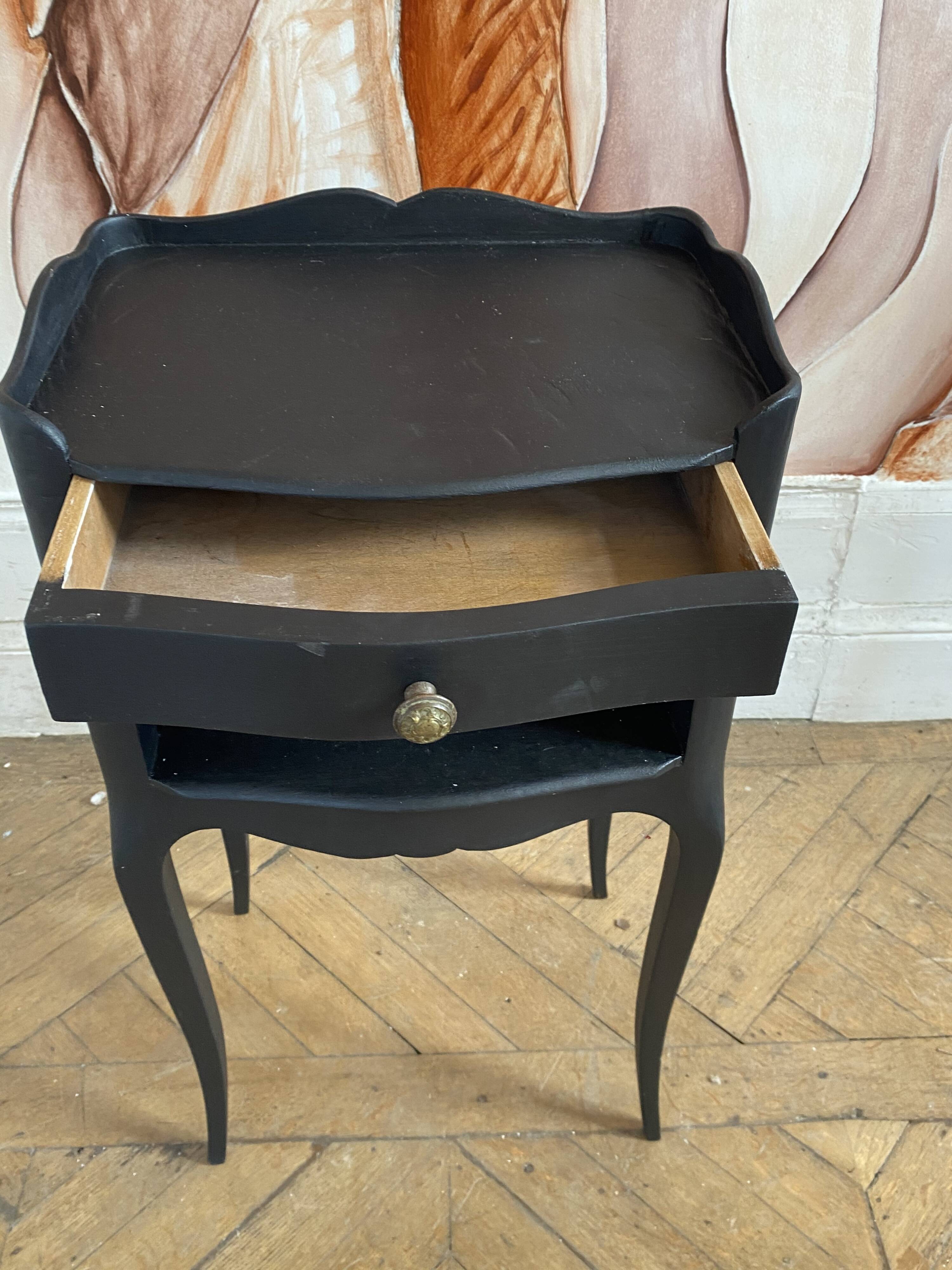 Louis 15 bedside table