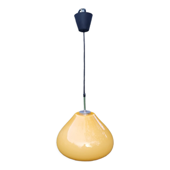 Suspension opaline vintage couleur moutarde