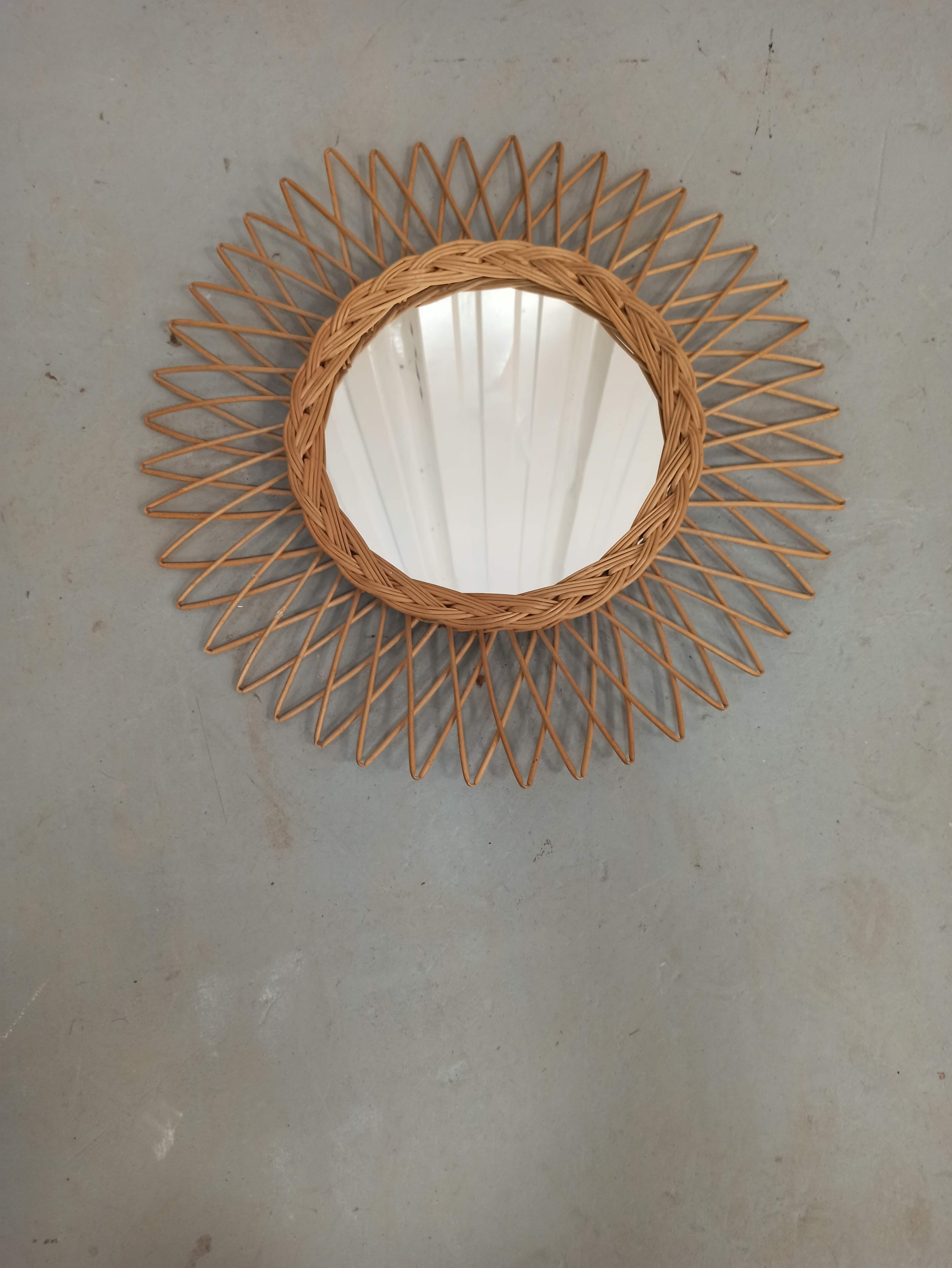 Round rattan sun mirror - 48cm