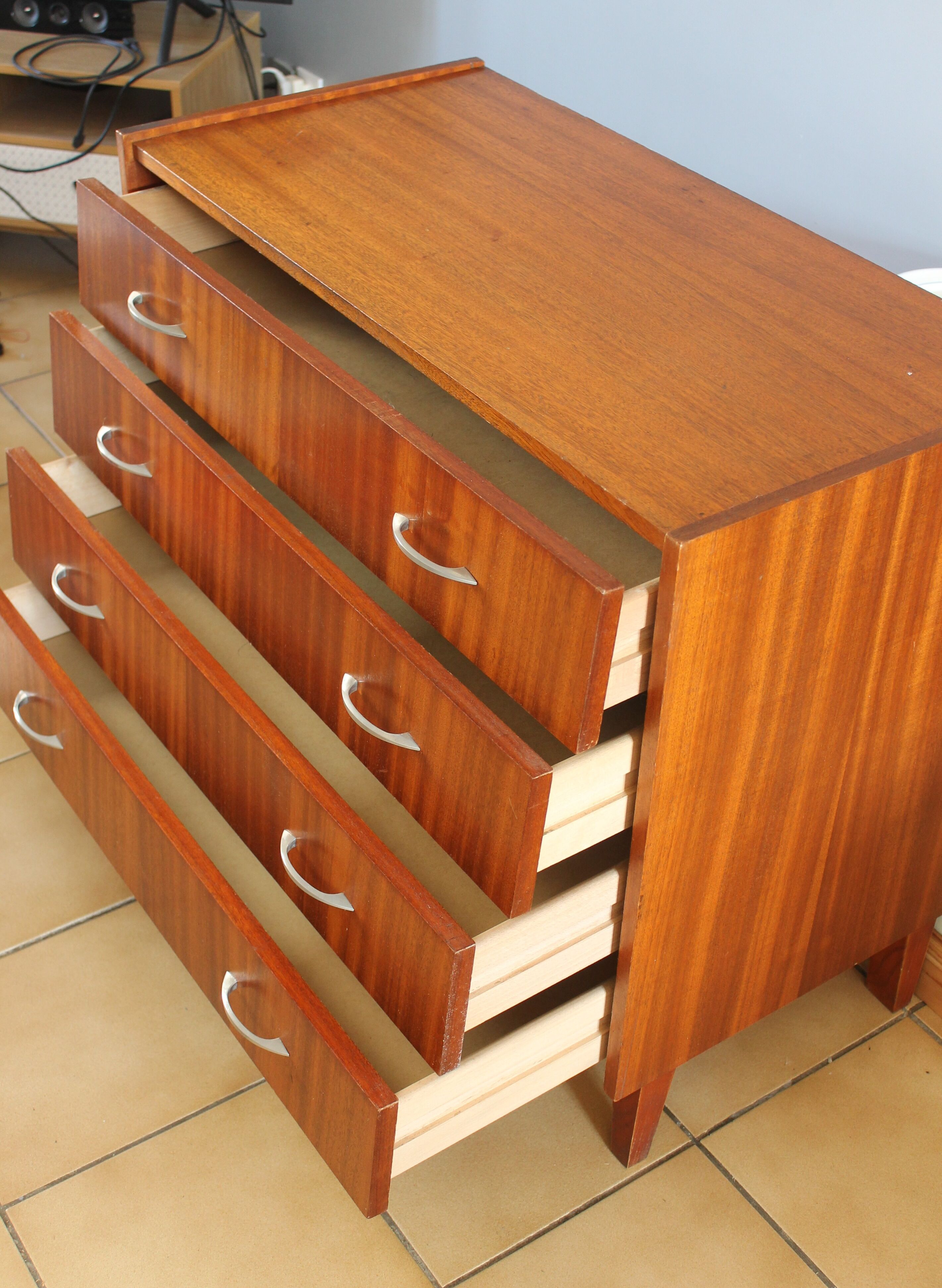 Dresser varnished vintage drawers inclined 1967