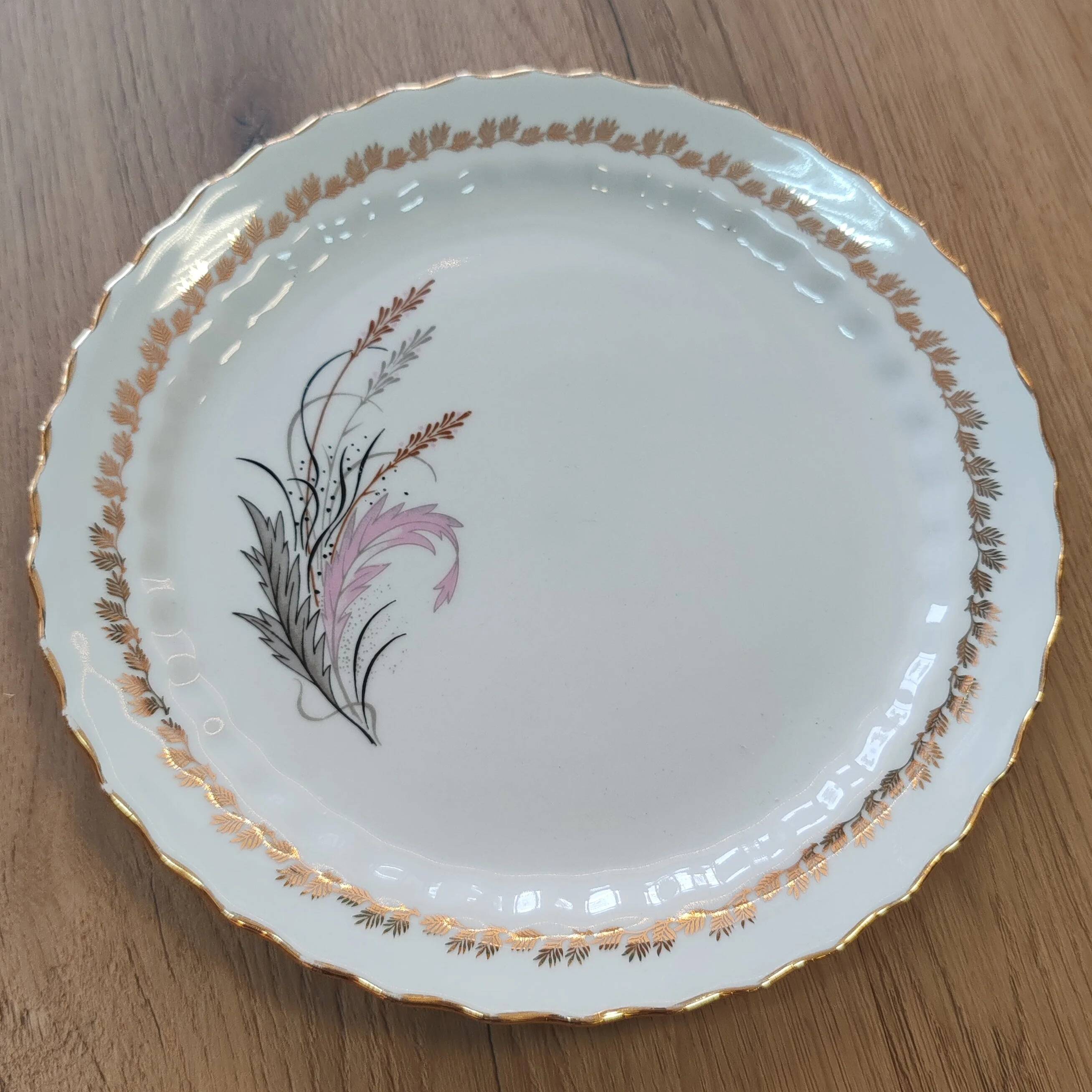 Saint Amand plate