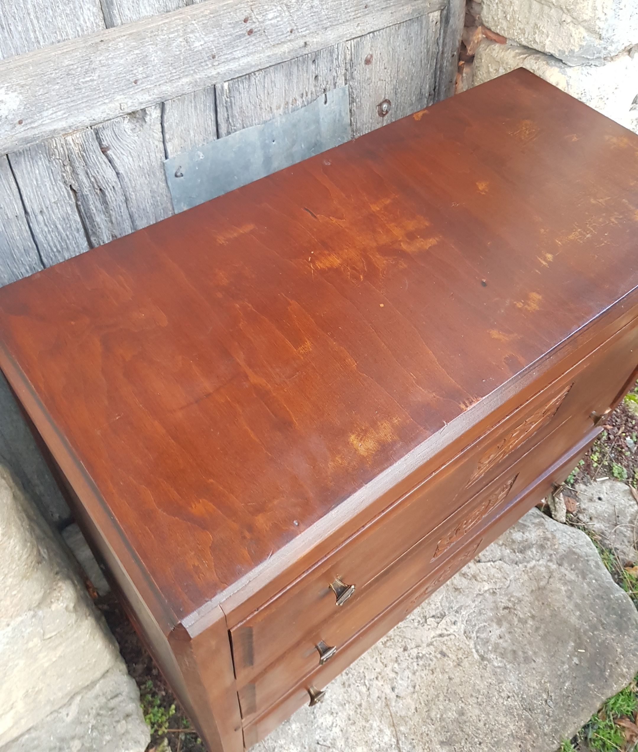 Chest of drawers