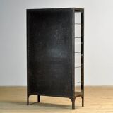 Armoire médicale en fer, années 1930