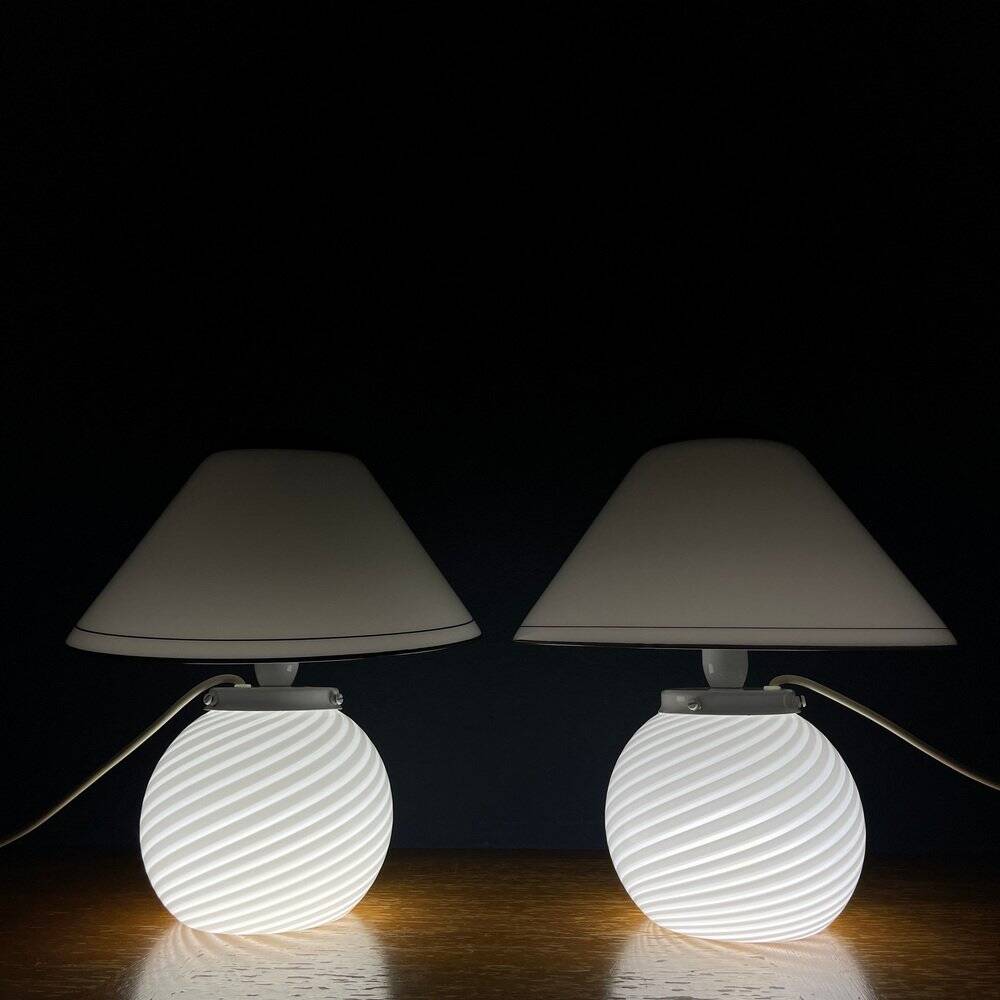 White Murano table lamps, 1970s, set of 2