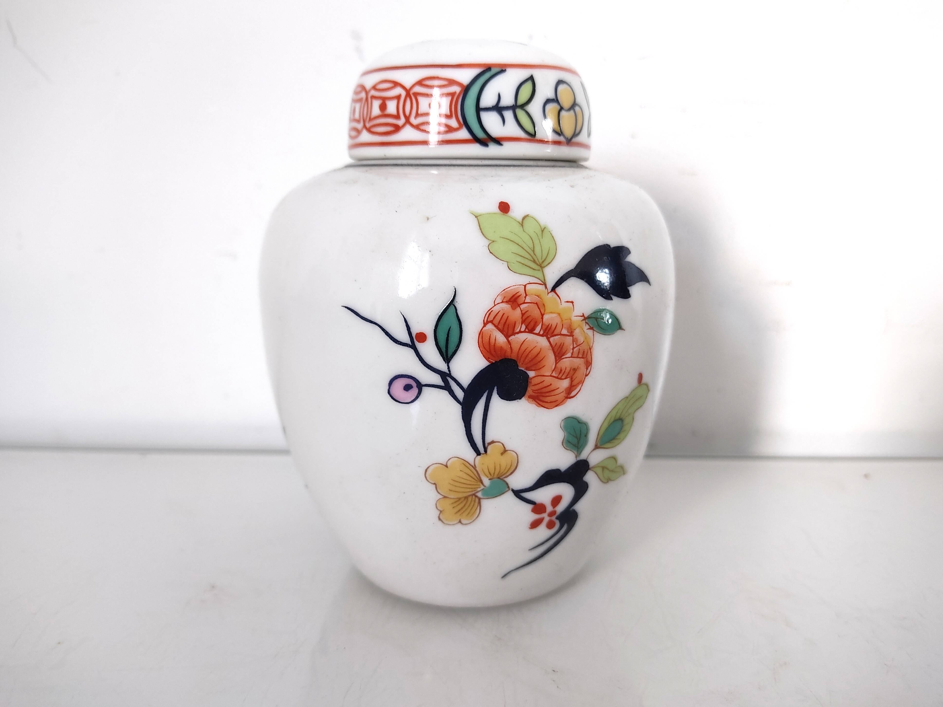 Chinese porcelain ginger pot vase