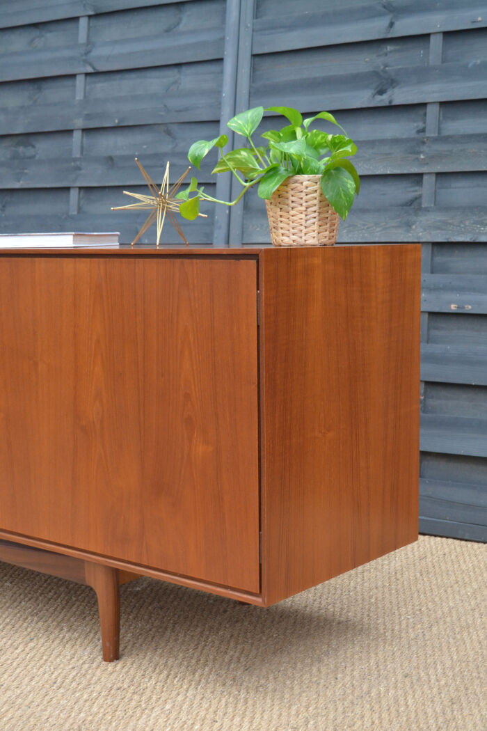 Enfilade « G-Plan danish design » par Kofod Larsen 2m35