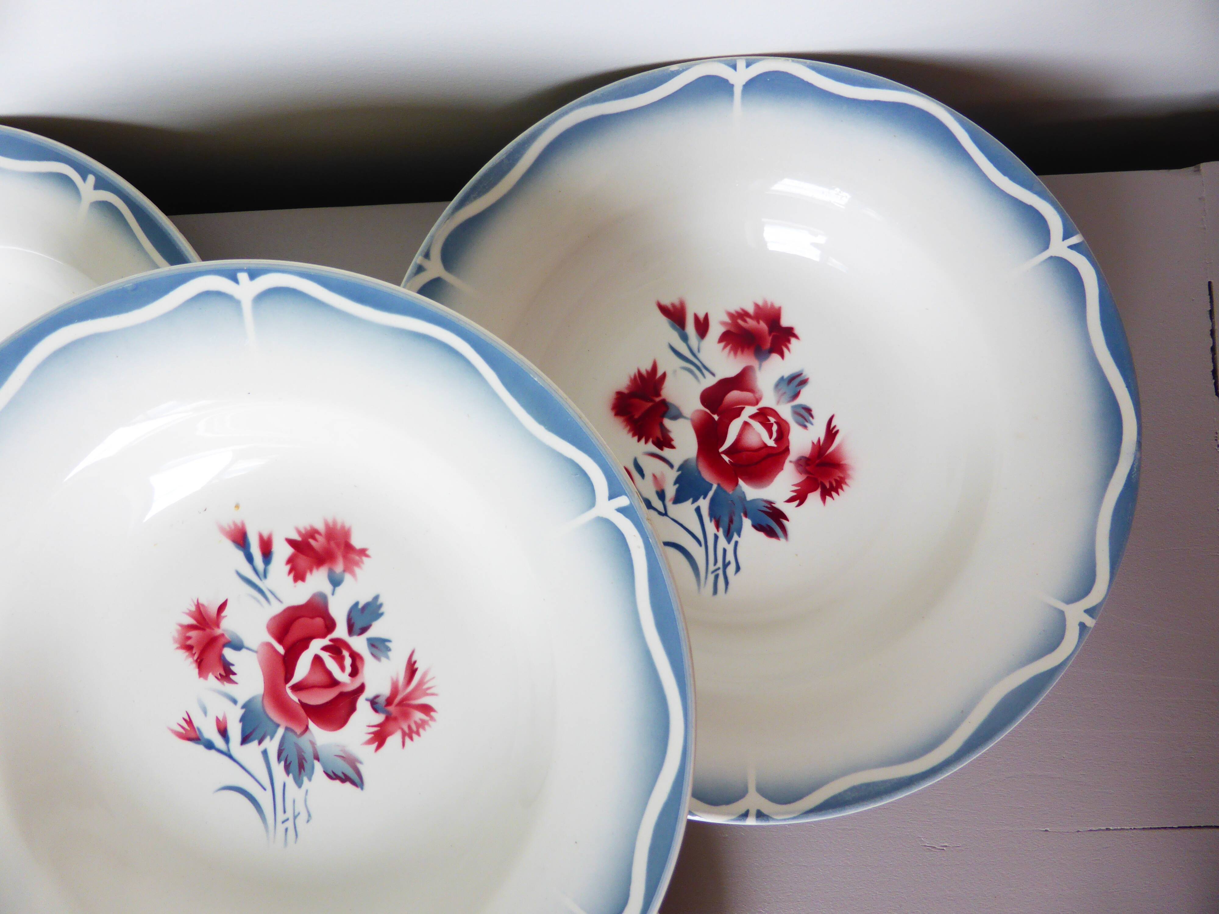 4 vintage Digoin Sarreguemines soup plates, Nina Rosa model 2008158