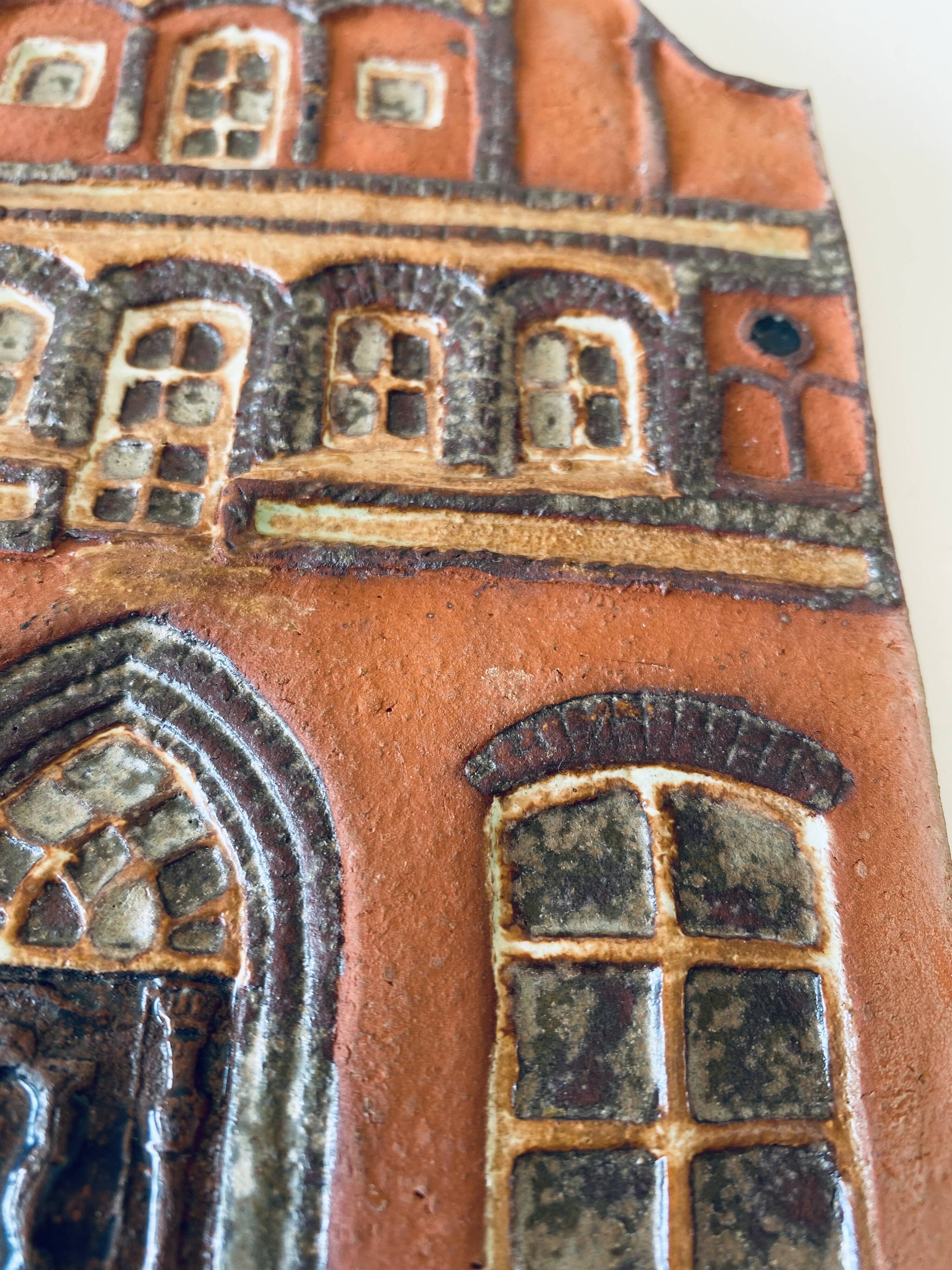 Decorative house wall pottery