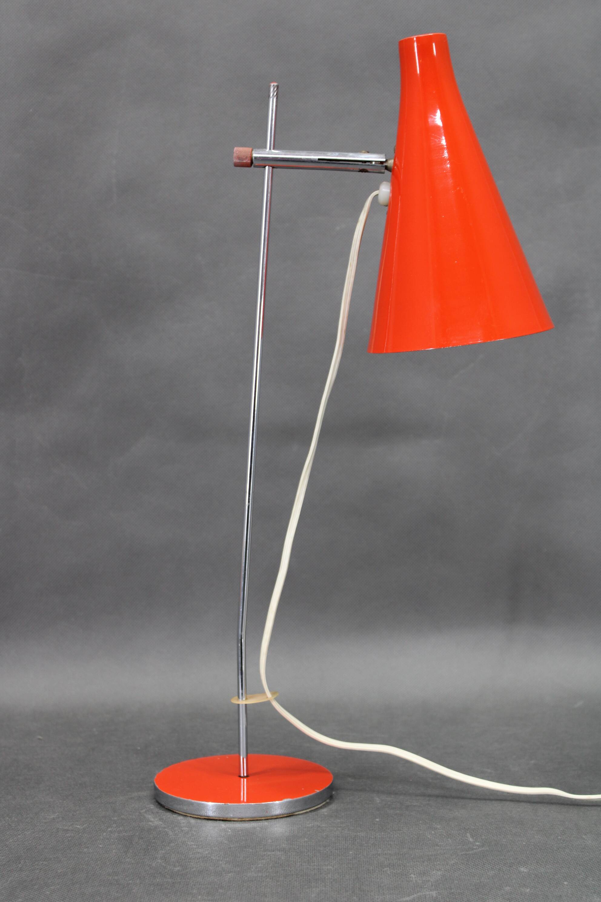 Lampe de table en chrome rouge Josef Hurka, Tchécoslovaquie années 1970