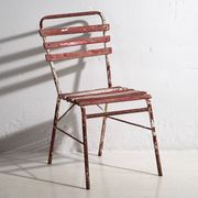 Anciennes chaises de terrasse rouges et blanches (vers 1920). Ensemble de 4 pièces