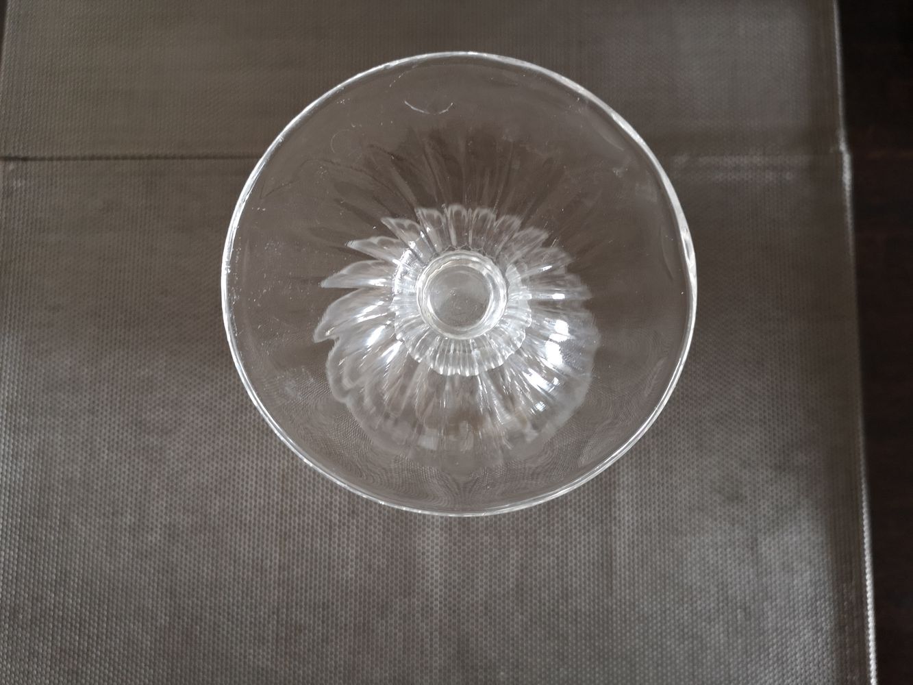 Ball soliflore vase on foot in blown glass