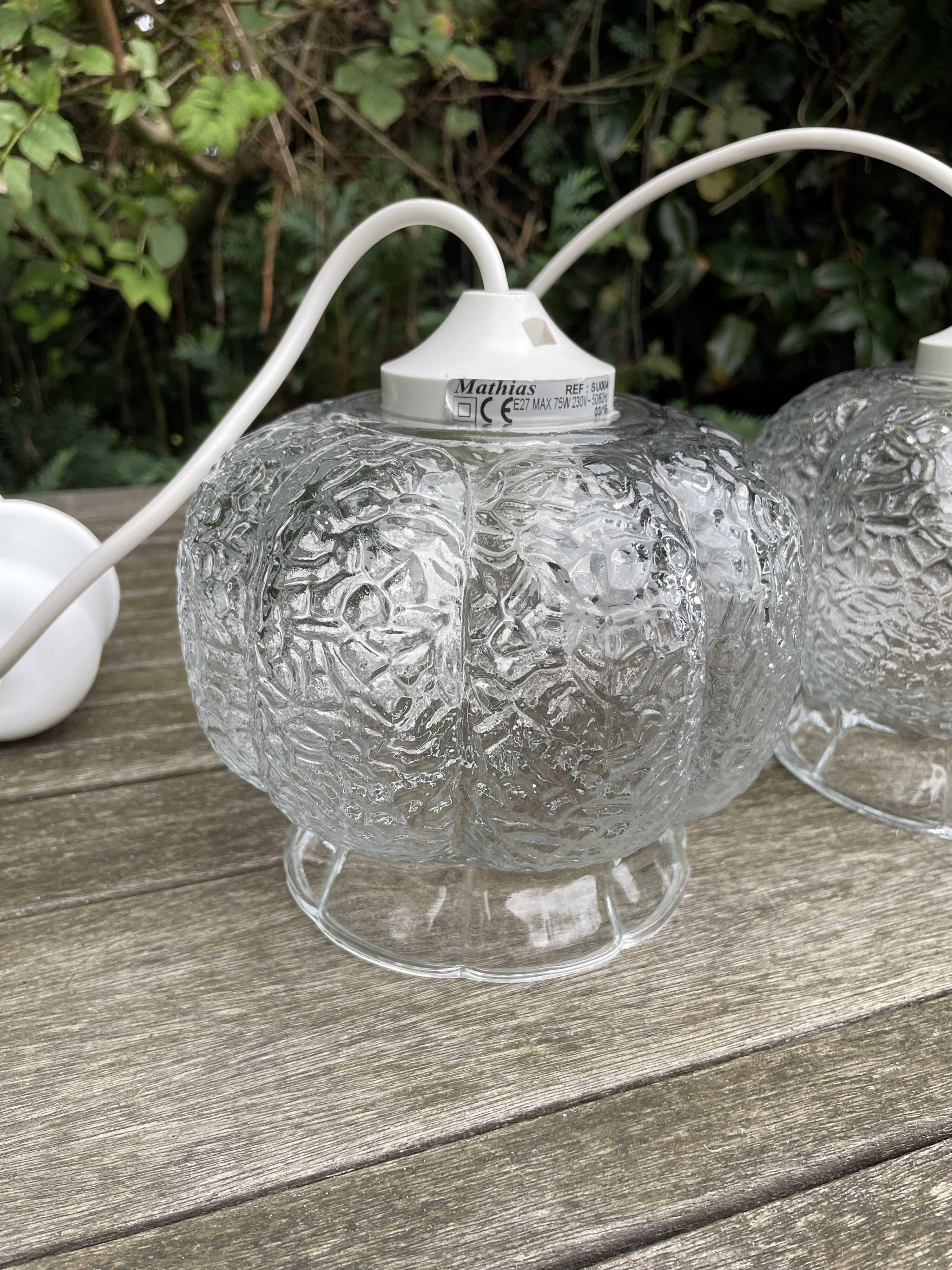 Double Mathias pendant lights ref SU004 in transparent glass in relief corolla shape