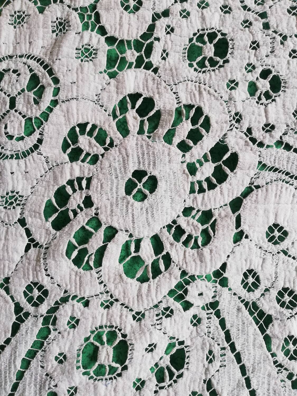 Bedspread, vintage crochet, openwork flowers, square stitches.