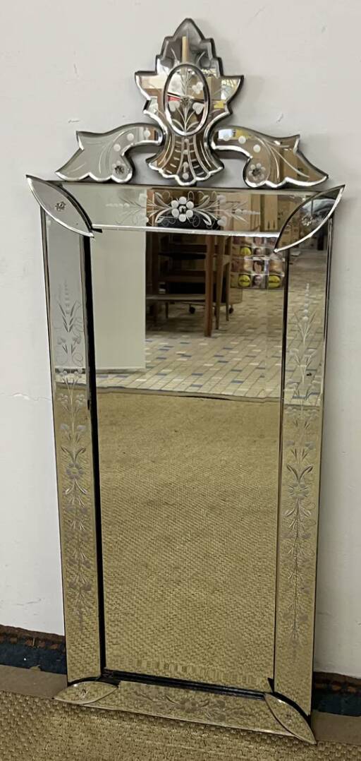 Venetian mirror with floral decoration pediment