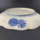 Assiette creuse chinoise inspirée de la famille bleue de la compagnie des Inde, milieu du 19e siècle