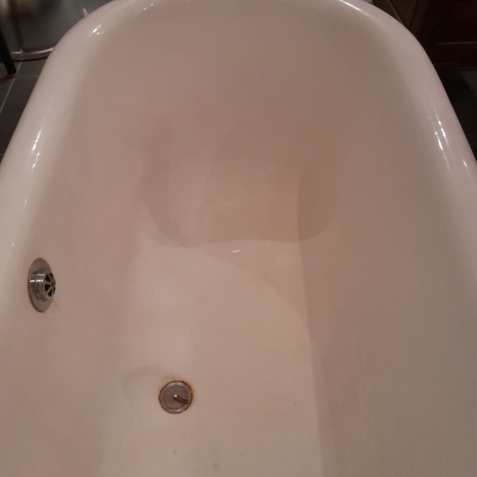 Cast iron bathtub