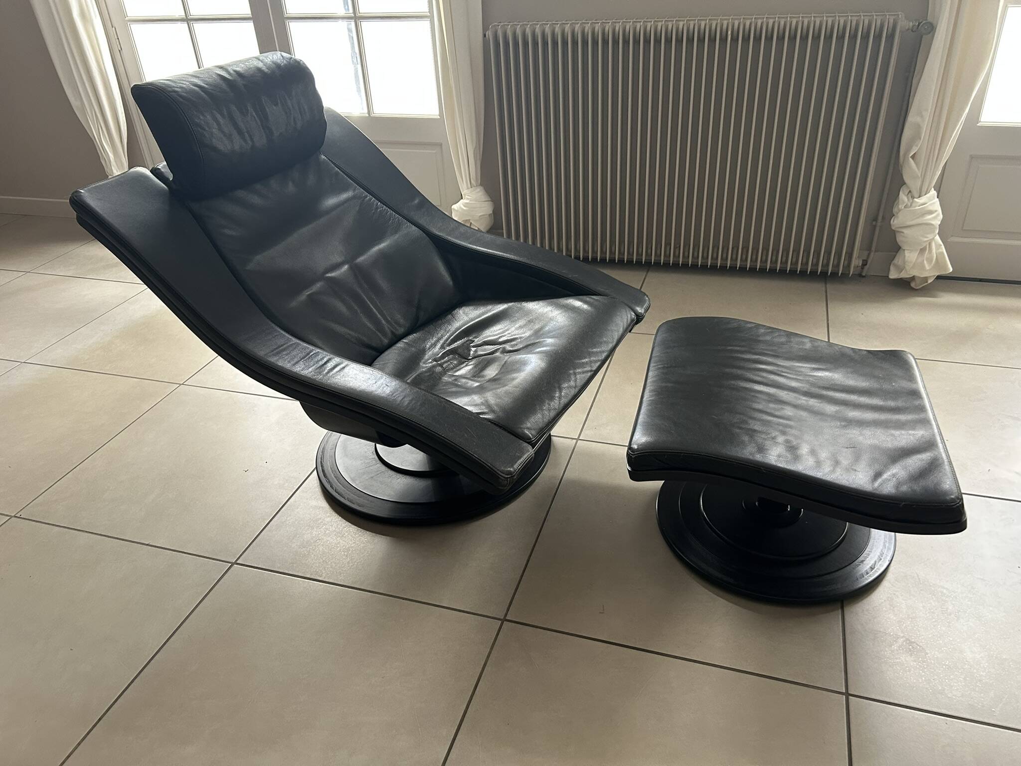 TAKASHI OKAMURA & ERIK MARQUARDSEN. “Move” - Lounge chair & Ottoman