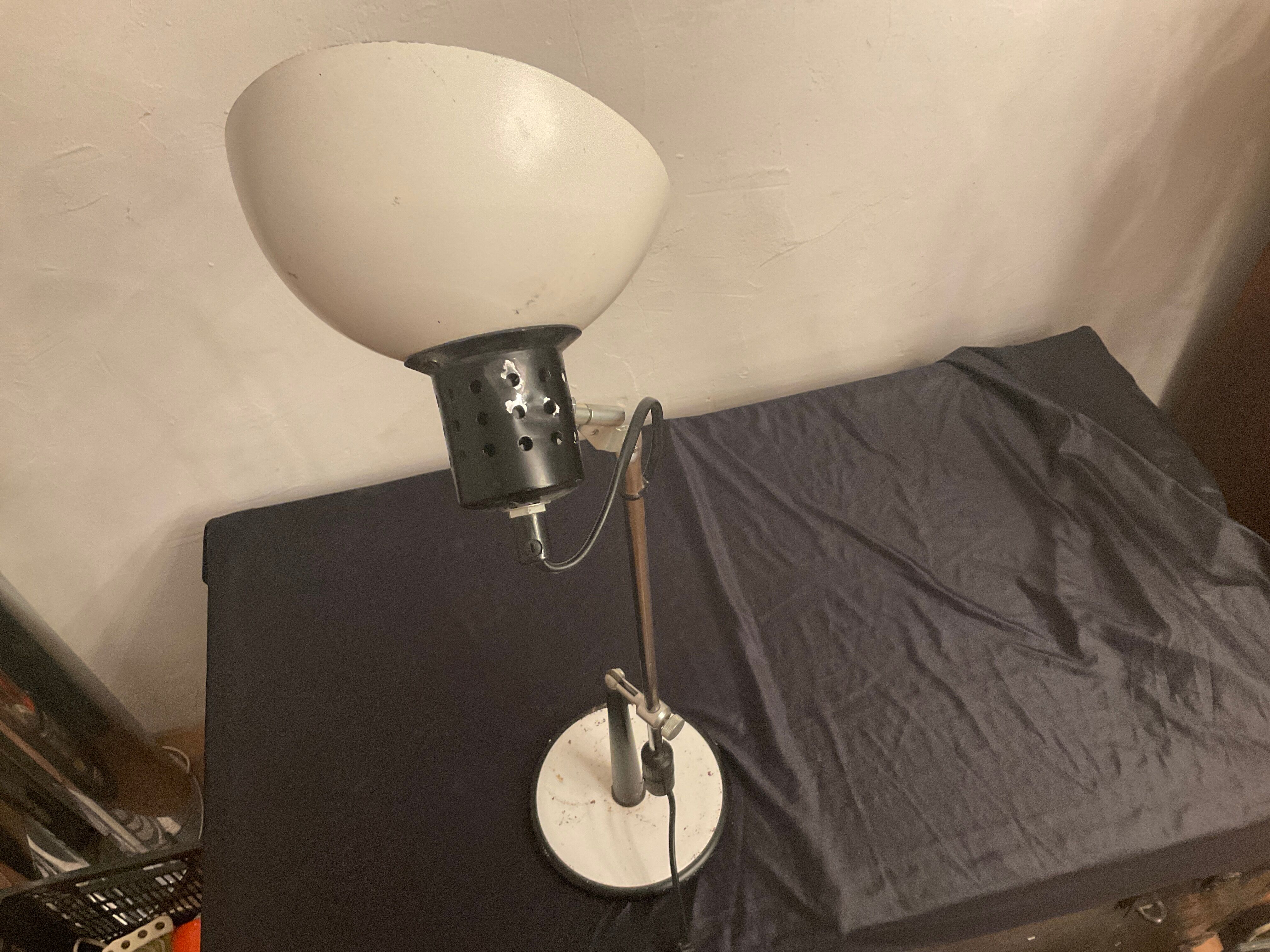 Aluminor design rocking desk lamp